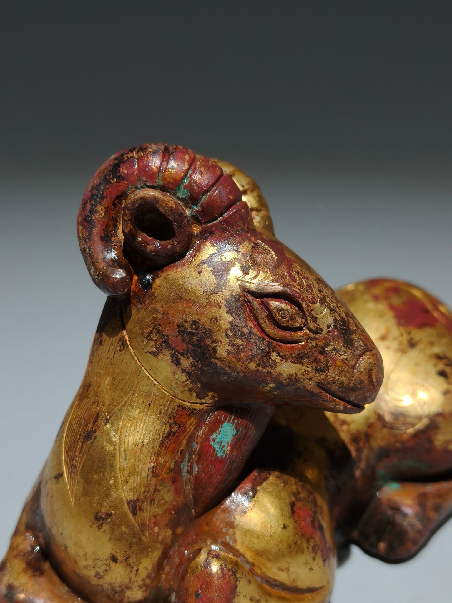 An Exquisite Gilt Bronze Sheep Ornament - 4