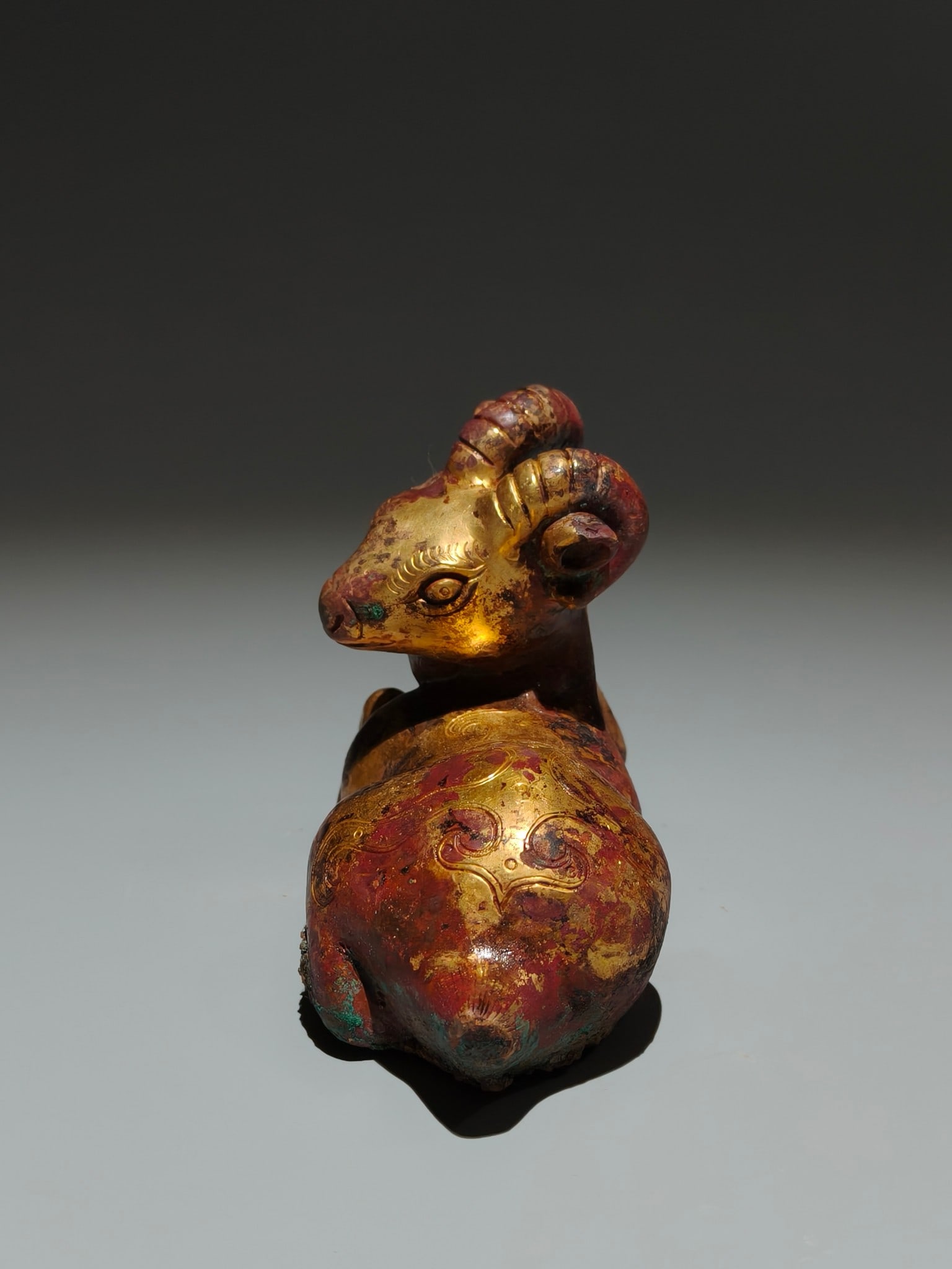 An Exquisite Gilt Bronze Sheep Ornament - 8