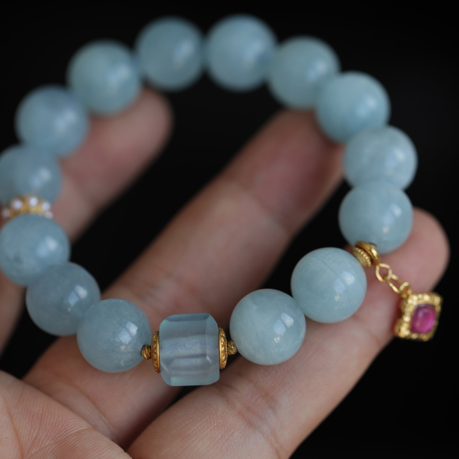 An Exquisite Aquamarine Bracelets - 4