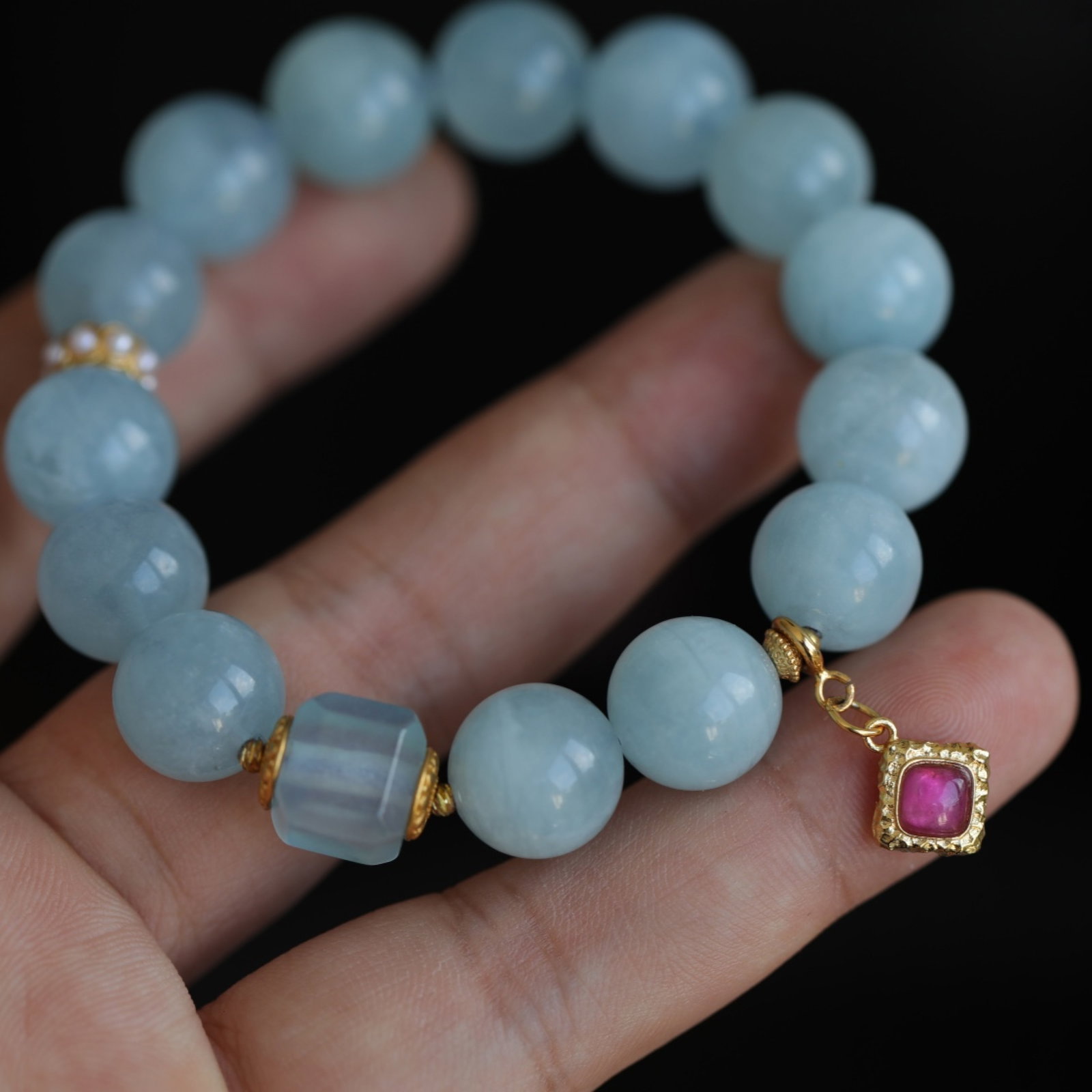 An Exquisite Aquamarine Bracelets - 6