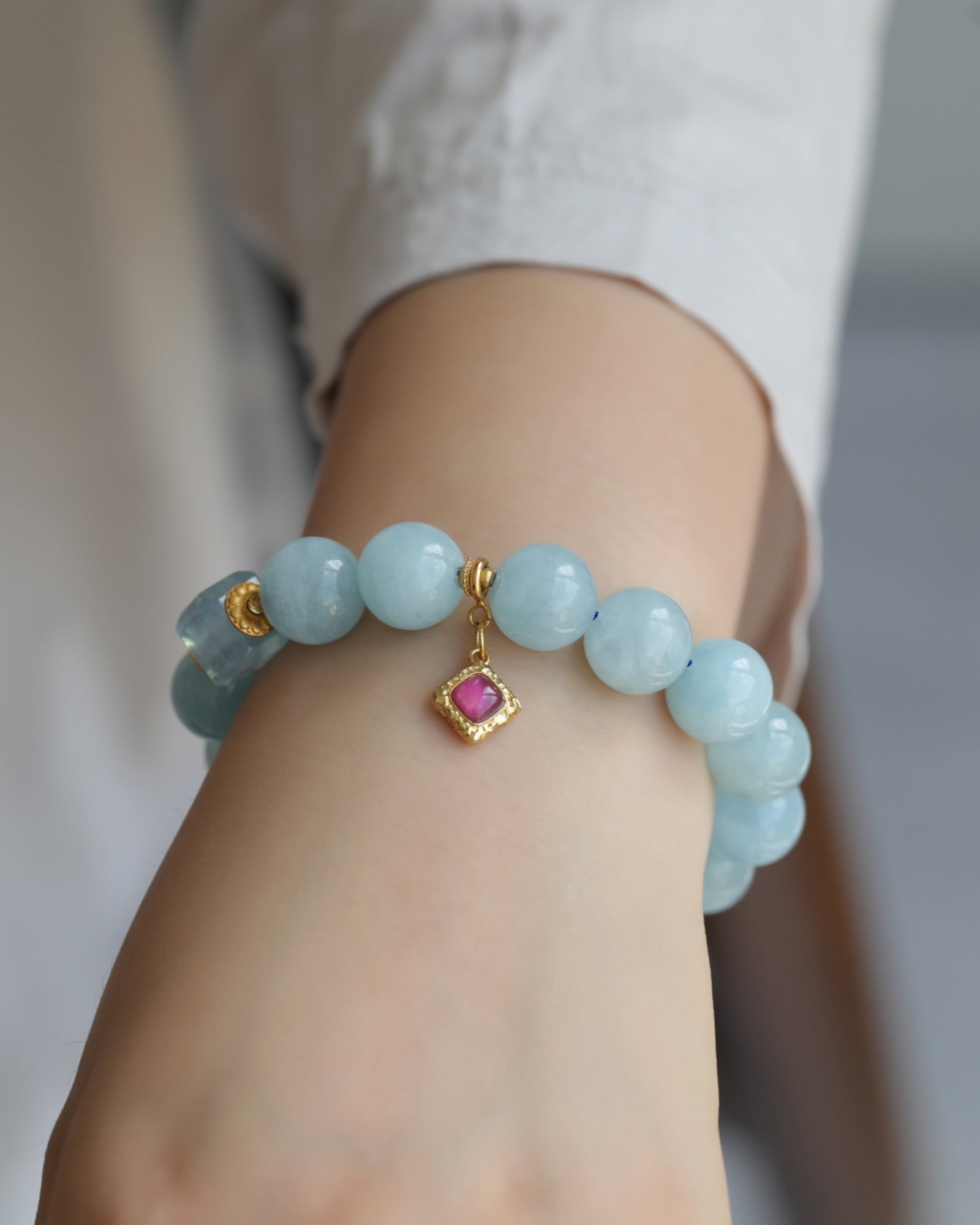 An Exquisite Aquamarine Bracelets - 7