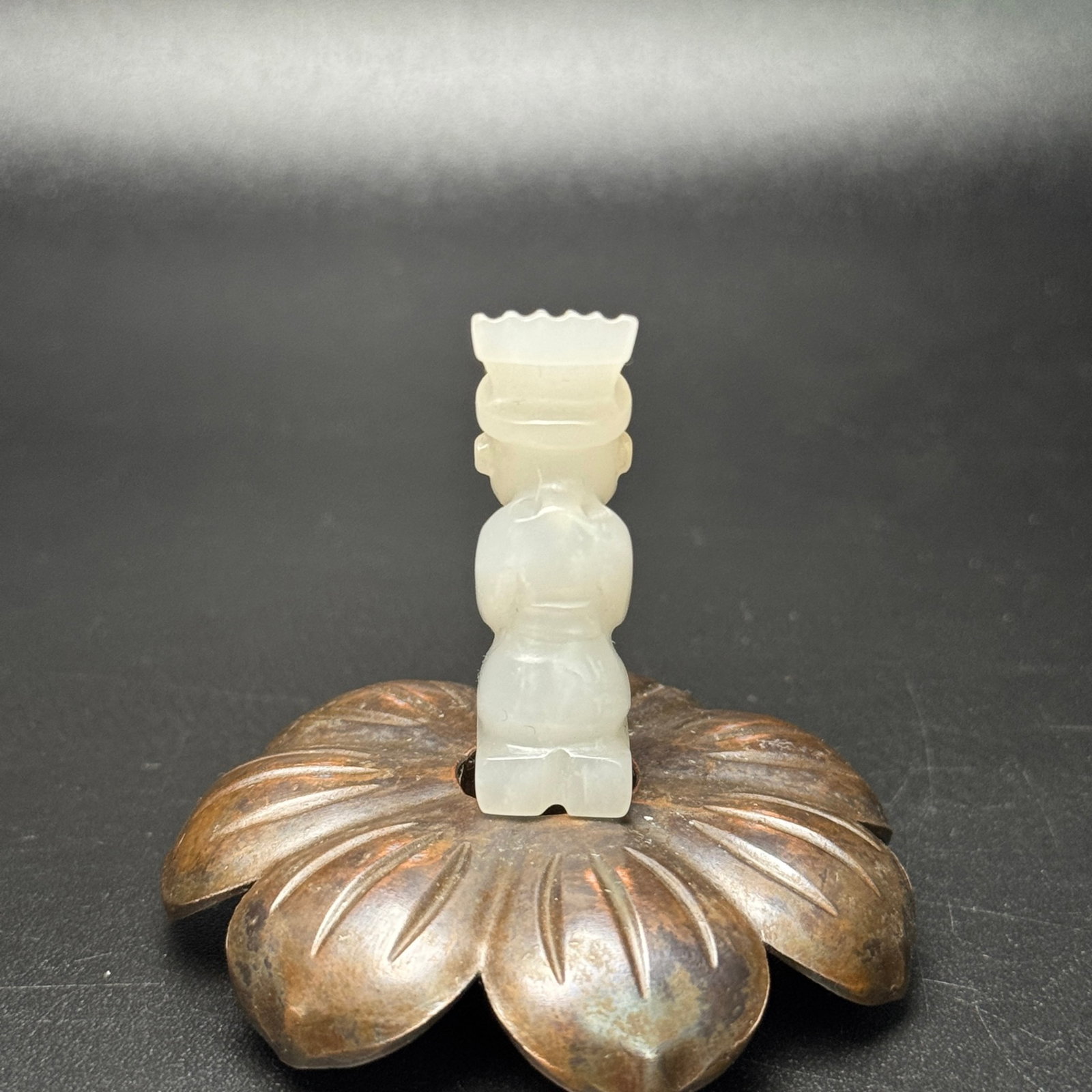 An Exquisite White Jade Figure Pendant - 5