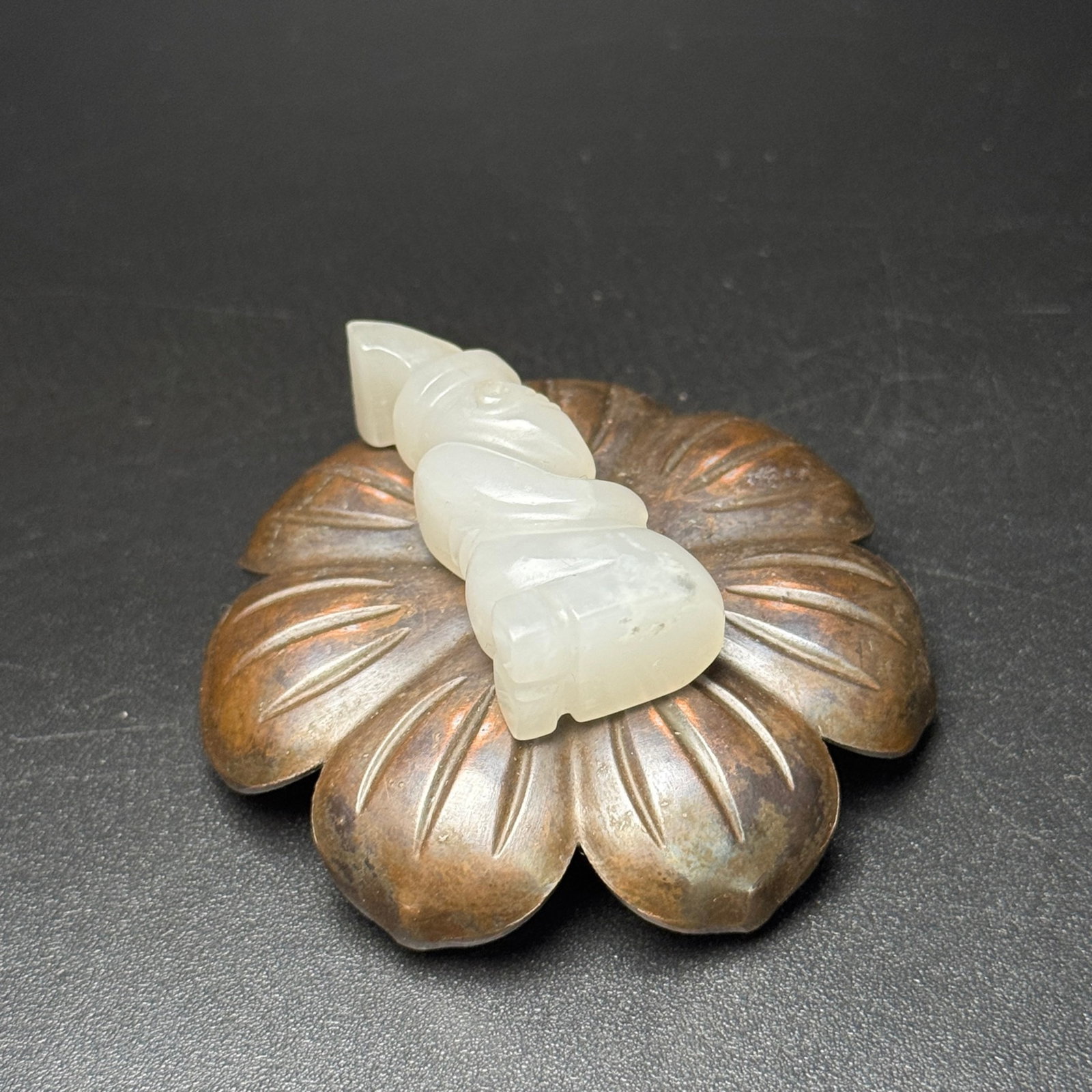 An Exquisite White Jade Figure Pendant - 6