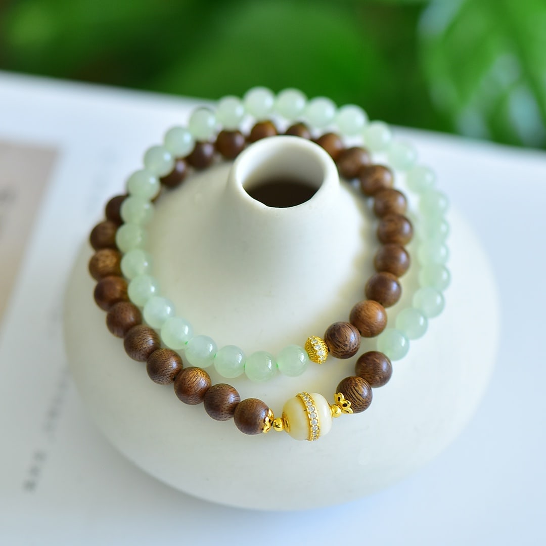 An Exquisite Greenish Jade Eaglewood Bracelets - 5