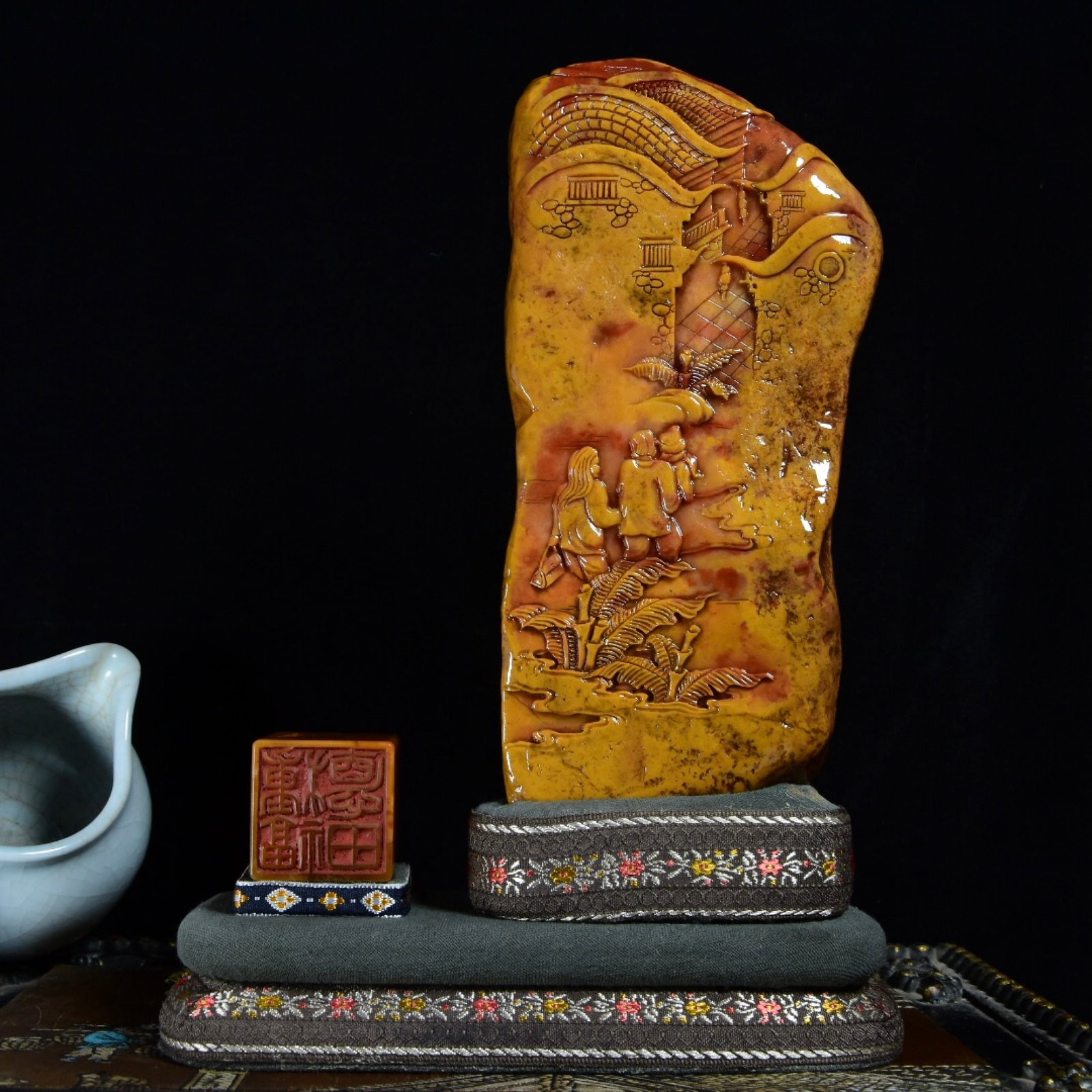An Exquisite Tianhuang Stone Figure Pattern Ornament,With Auspicious Beast Pattern Seal - 8