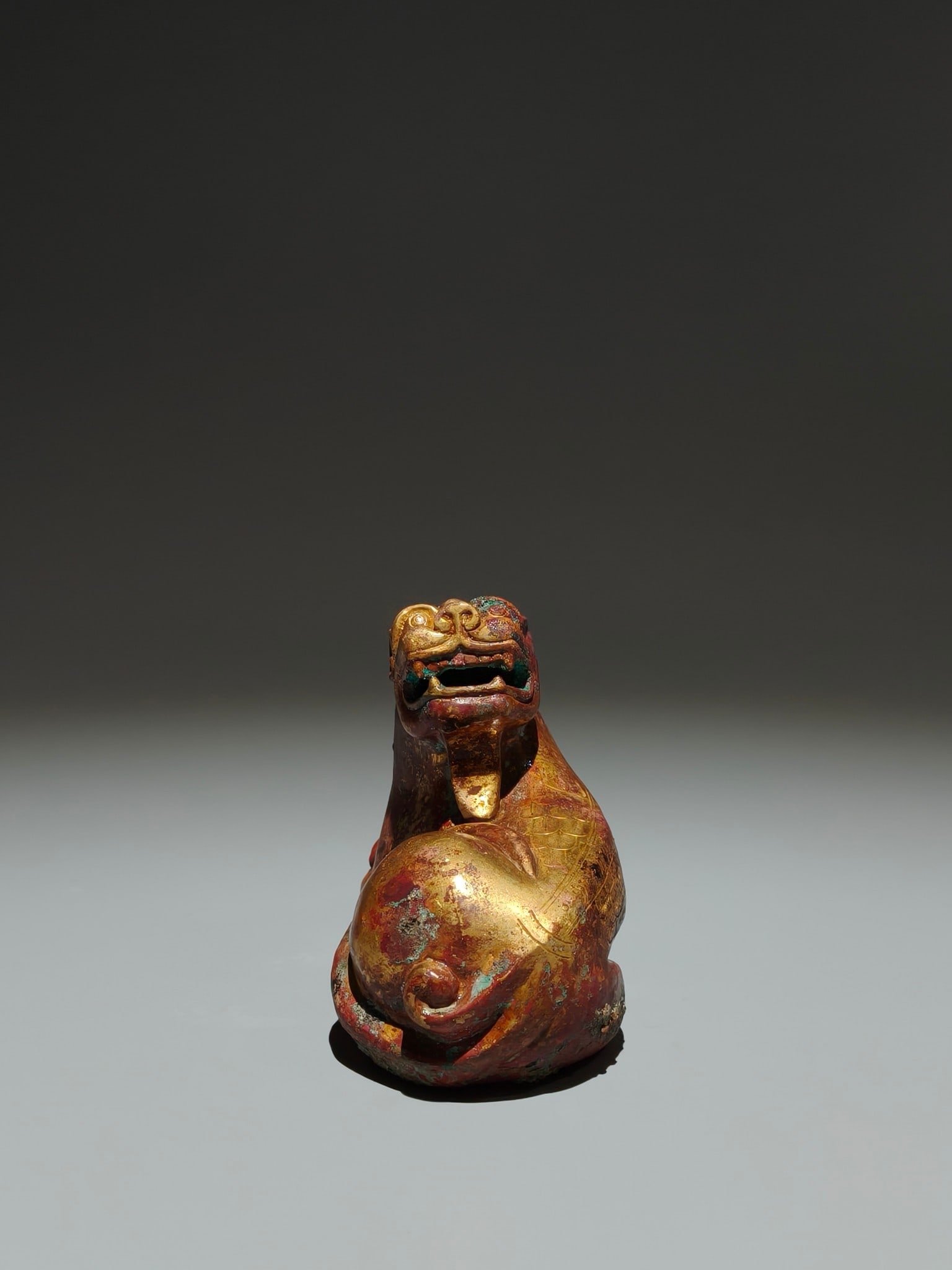 An Exquisite Gilt Bronze Auspicious Beast Ornament - 3