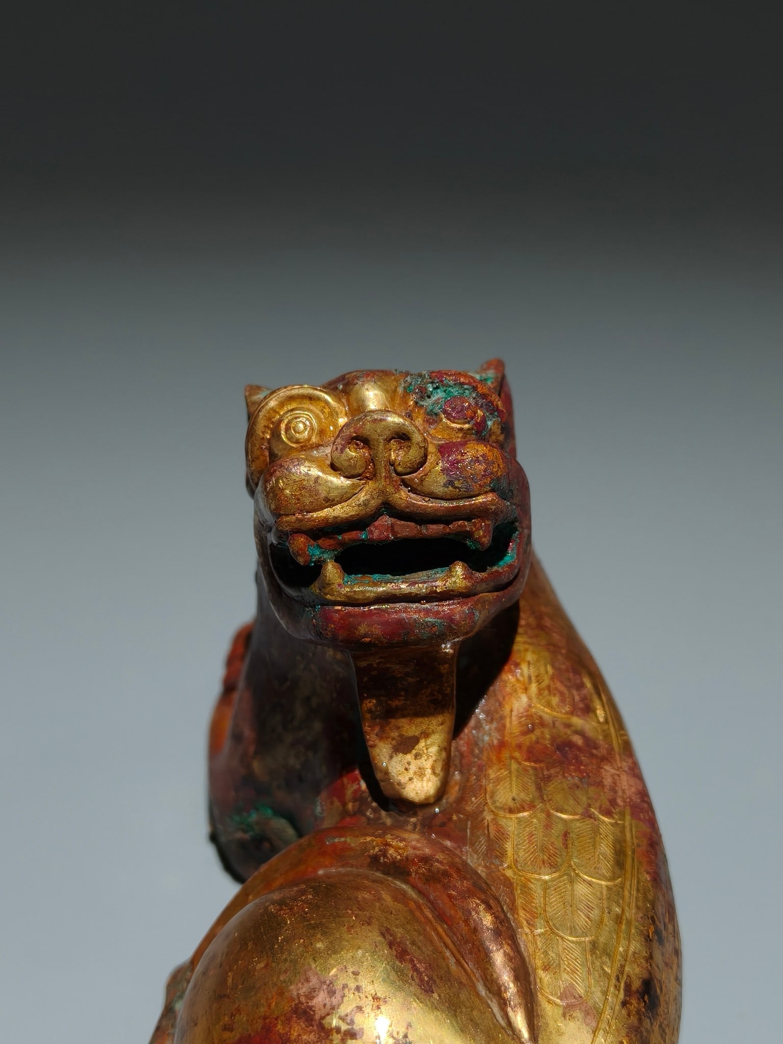 An Exquisite Gilt Bronze Auspicious Beast Ornament - 4