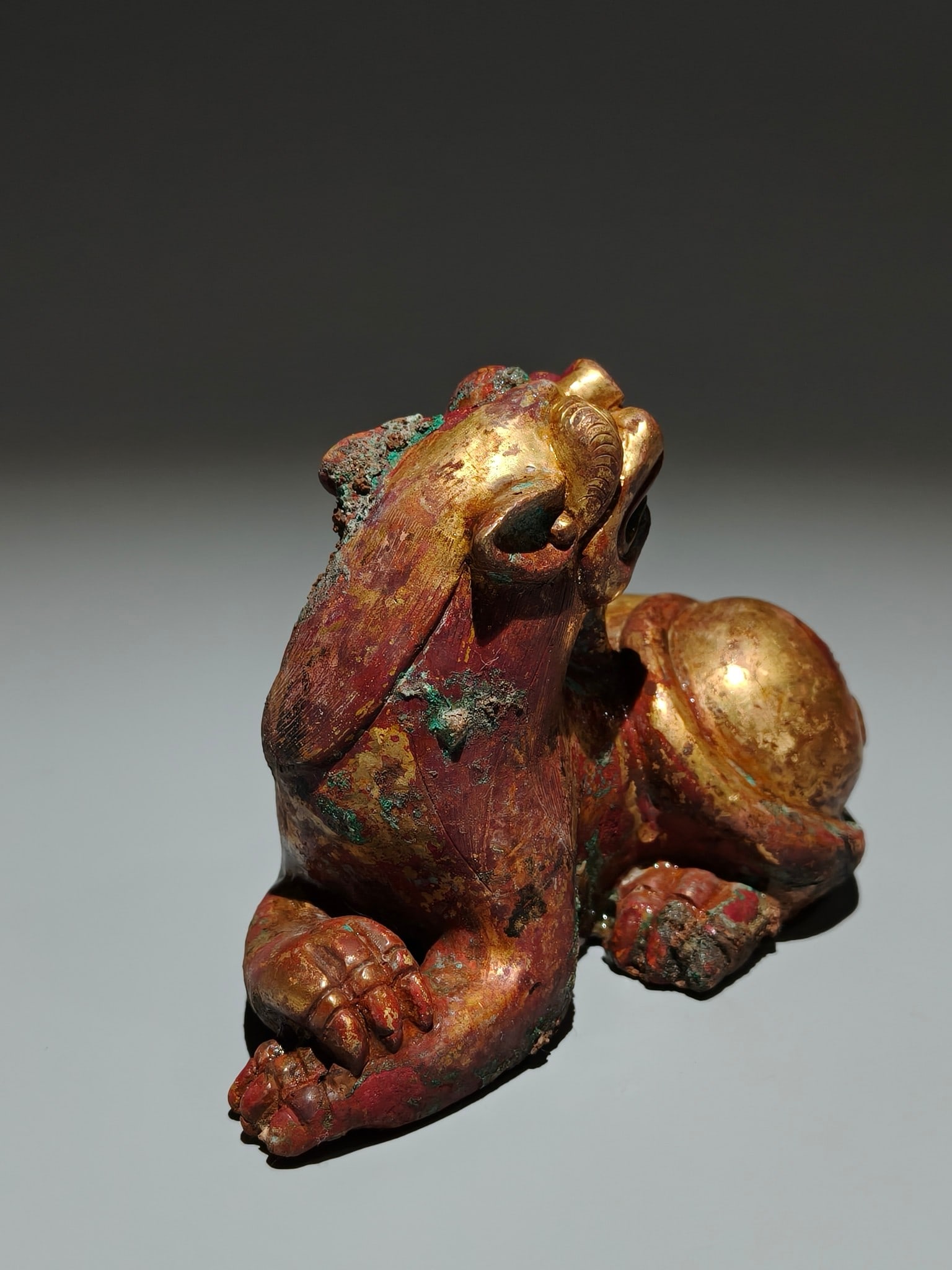 An Exquisite Gilt Bronze Auspicious Beast Ornament - 8