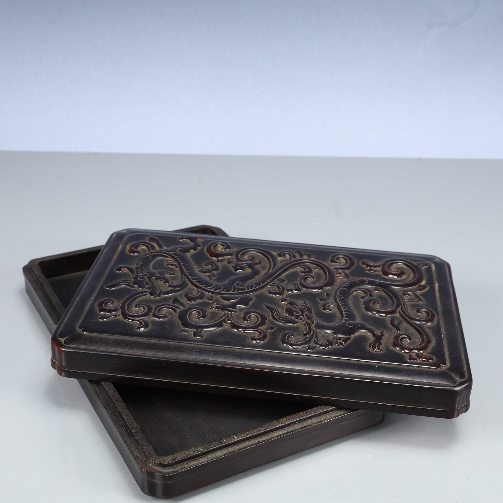 An Exquisite Zitanwood Dragon Pattern Cover Box - 9