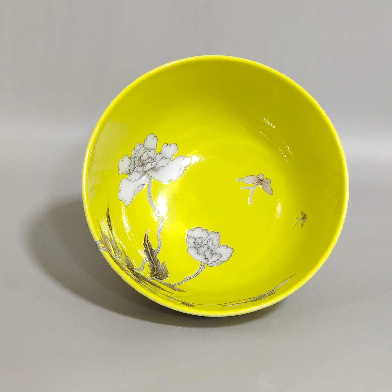 A Pair of Exquisite Yellow Glazed Ink Color Painted Gold Flower and Butterfly Pattern Cups - 2