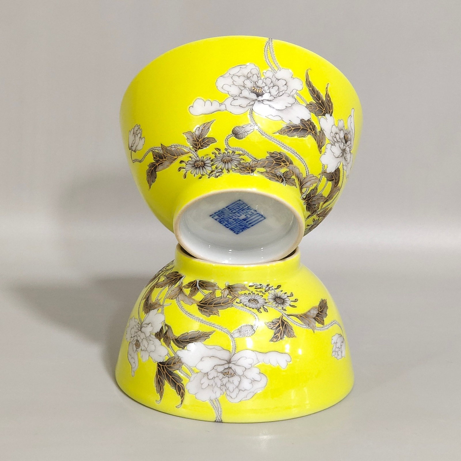 A Pair of Exquisite Yellow Glazed Ink Color Painted Gold Flower and Butterfly Pattern Cups - 6