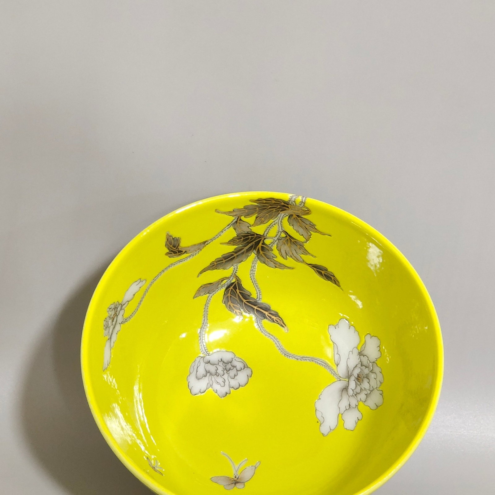 A Pair of Exquisite Yellow Glazed Ink Color Painted Gold Flower and Butterfly Pattern Cups - 8