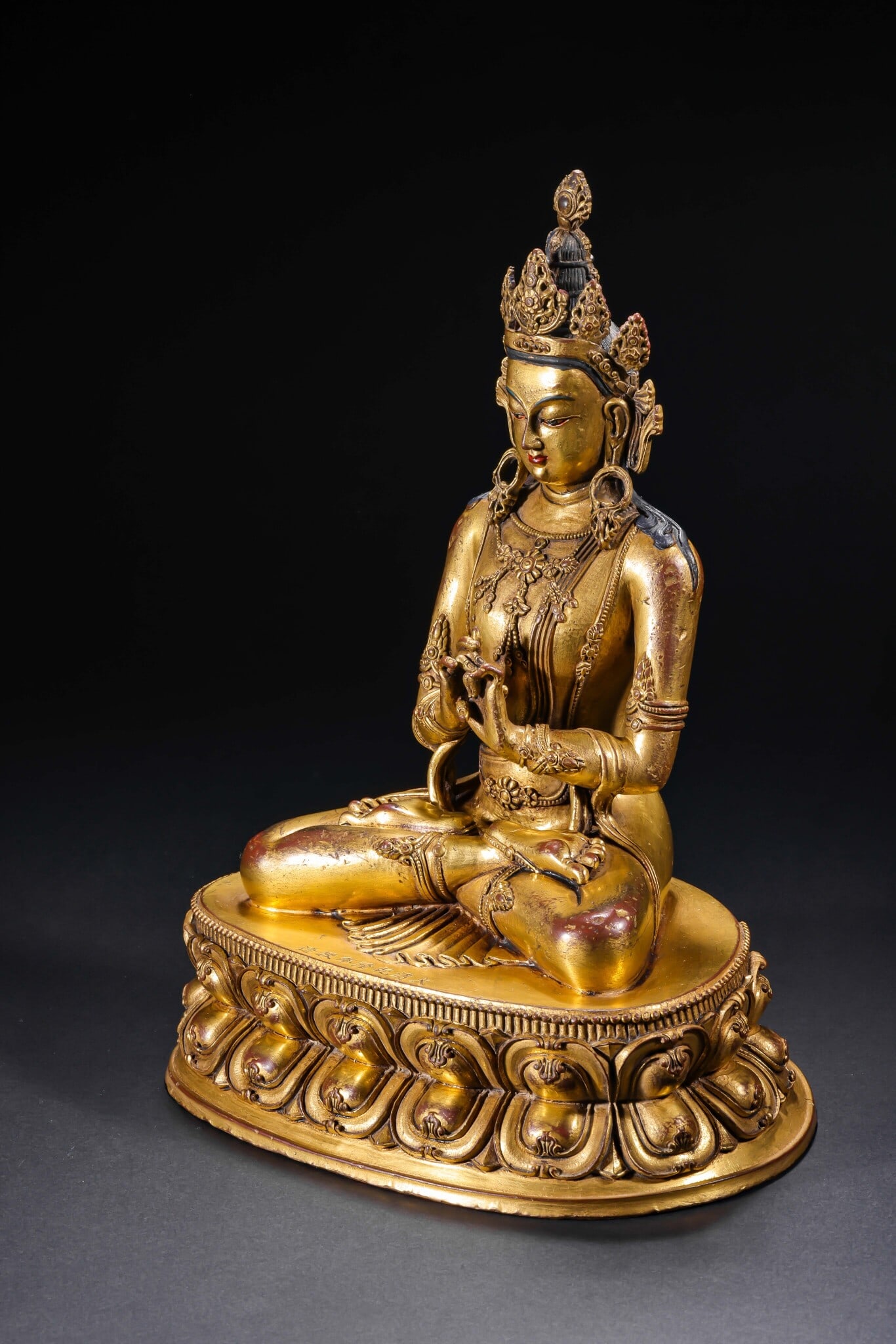 A Solemn Gilt Bronze Statue of Mah¨¡vairocana - 7
