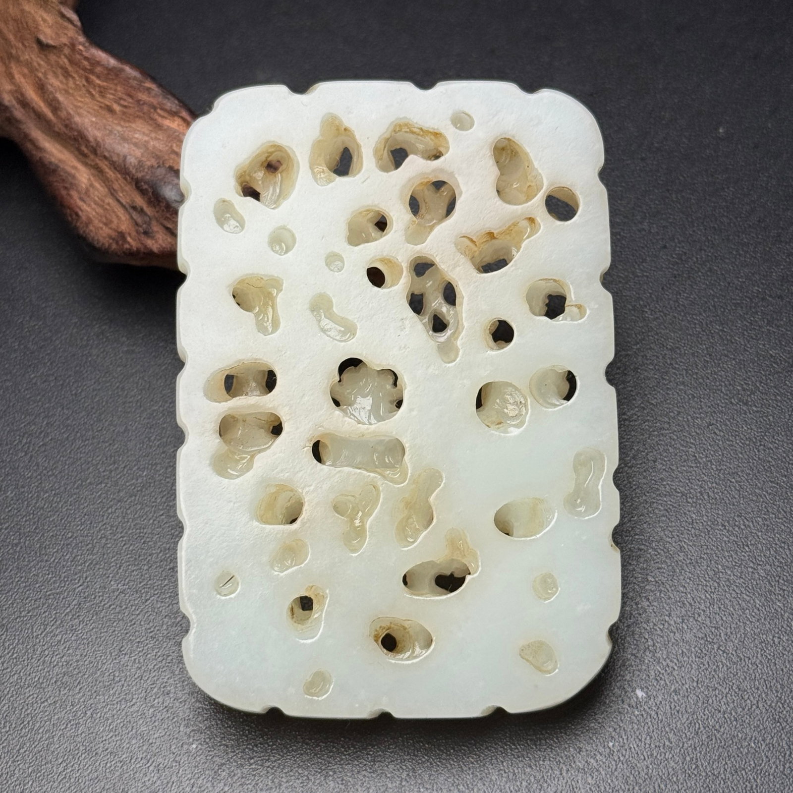 An Exquisite White Jade Hollow Figure Pattern Pendant - 3
