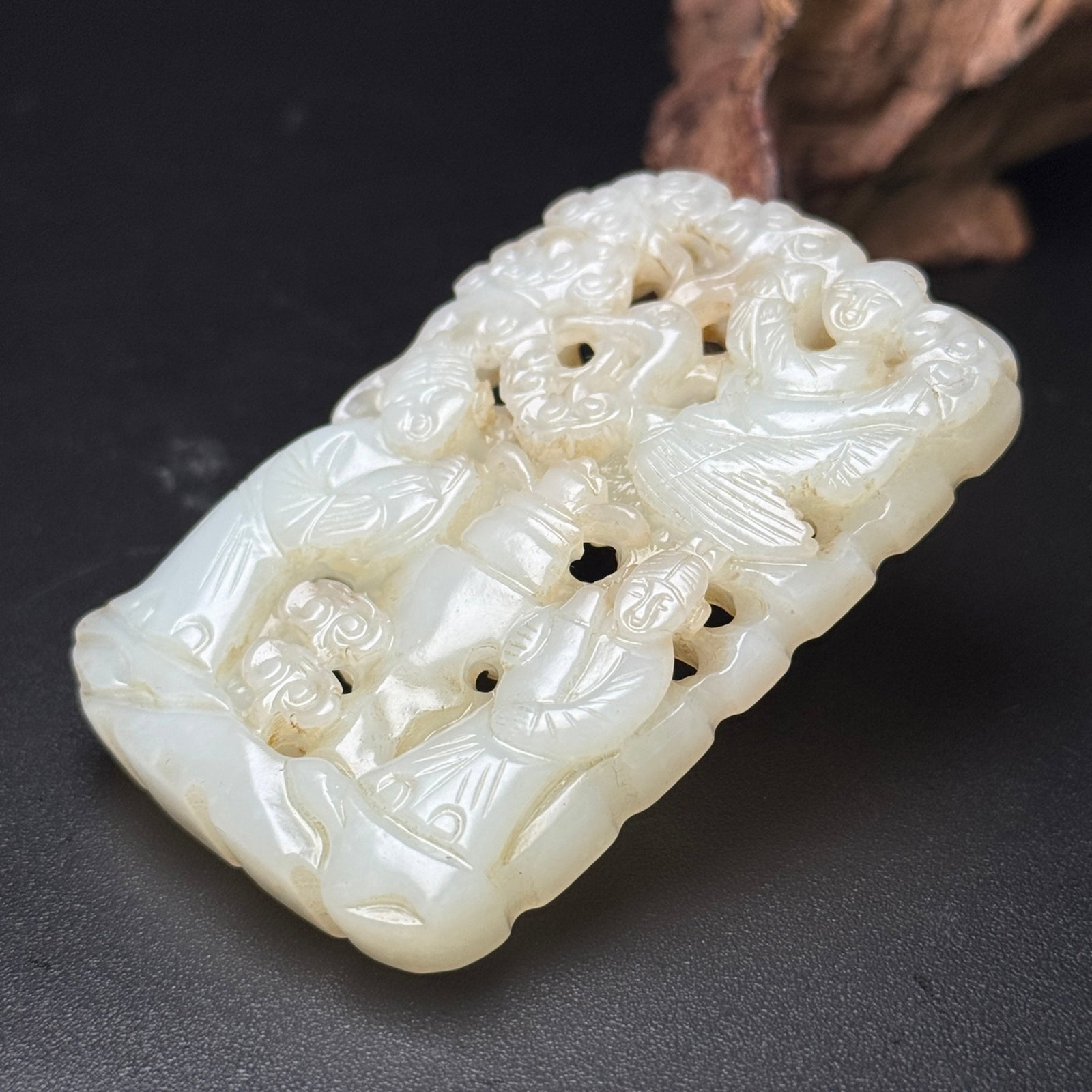 An Exquisite White Jade Hollow Figure Pattern Pendant - 5