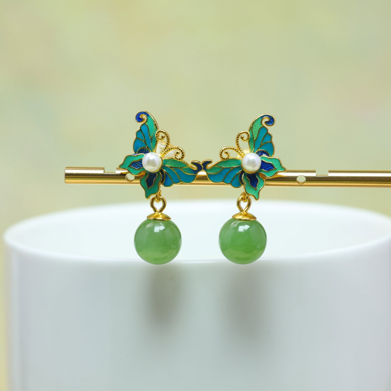 A Pair of Exquisite Sterling Silver-Gold Plated Inlaid Jasper Enamel Earrings,Inlaid Pearls - 2