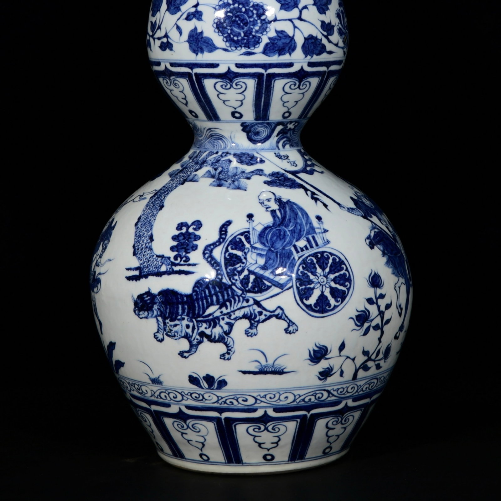 A Huge Blue and White Character and Story Pattern Gourd Vase - 3