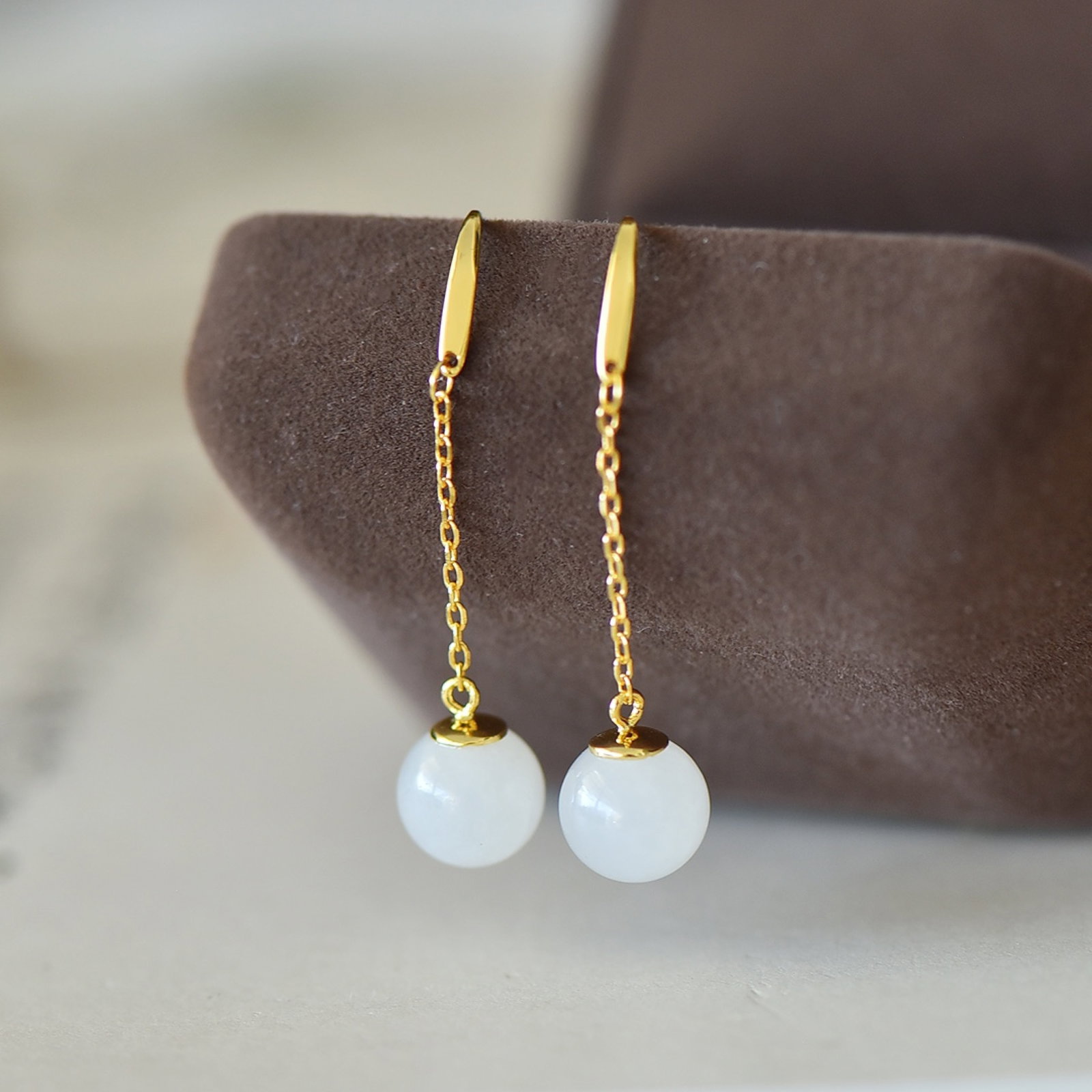 A Pair of Exquisite Sterling Silver-Gold Plated Inlaid White Jade Earrings - 3