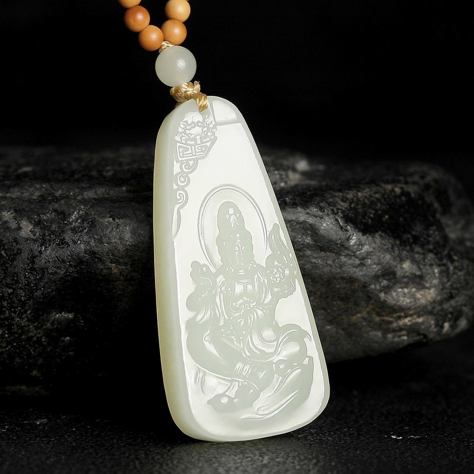 An Exquisite White Jade Statue of Avalokitesvara Pendant - 2