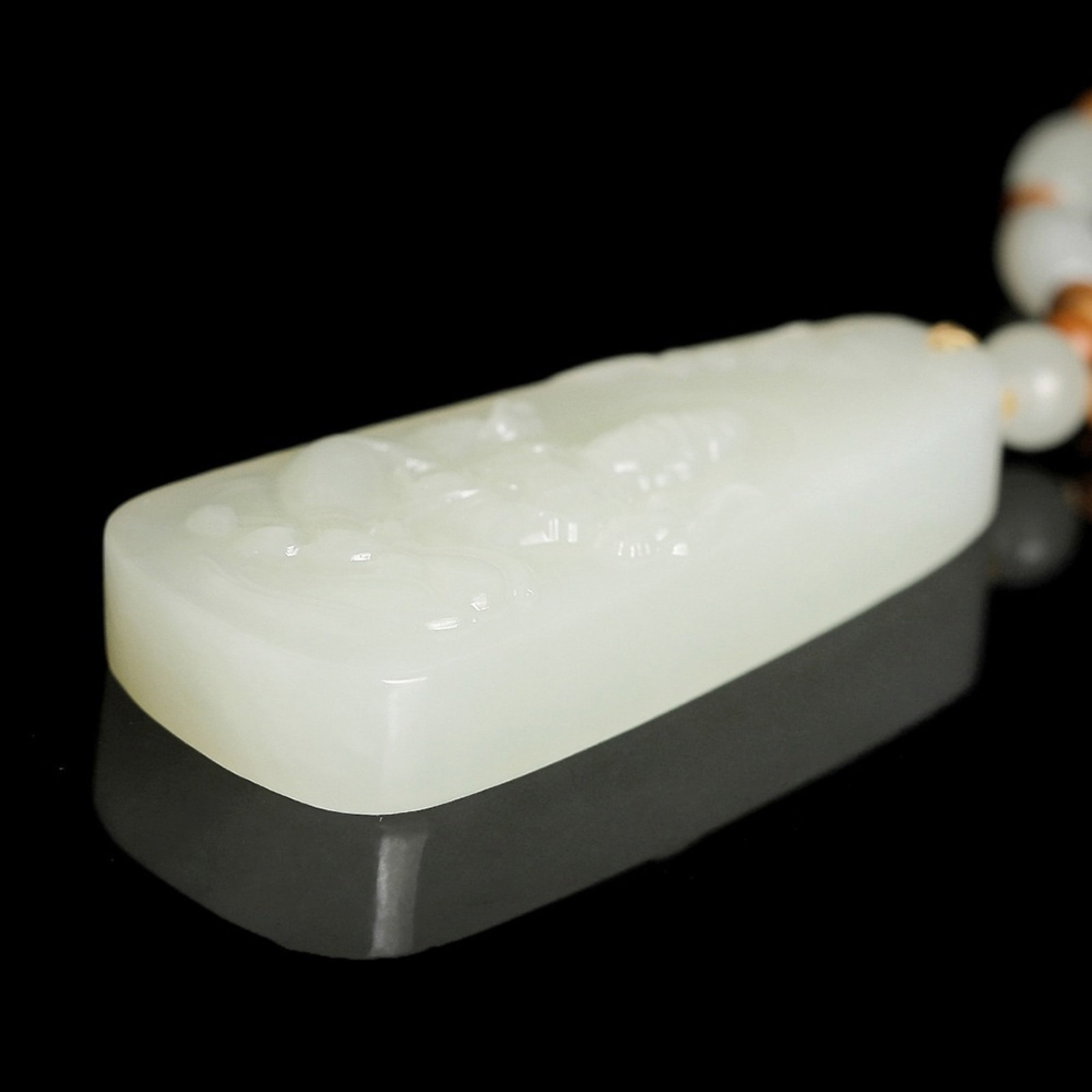 An Exquisite White Jade Statue of Avalokitesvara Pendant - 4