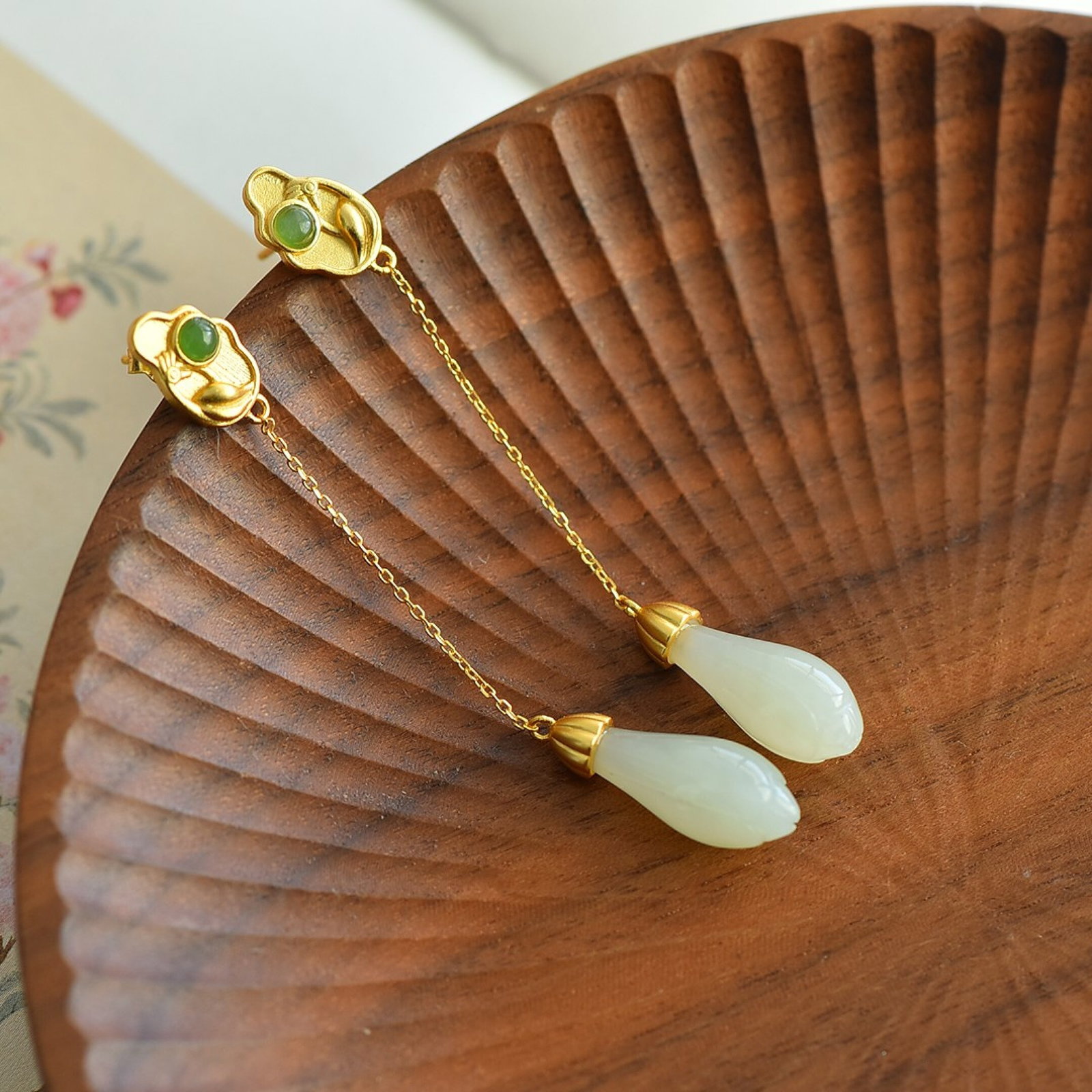 A Pair of Exquisite Sterling Silver-Gold Plated Inlaid White Jade Earrings - 3