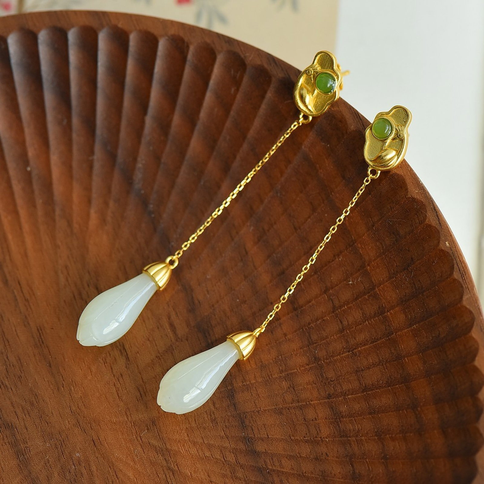 A Pair of Exquisite Sterling Silver-Gold Plated Inlaid White Jade Earrings - 4
