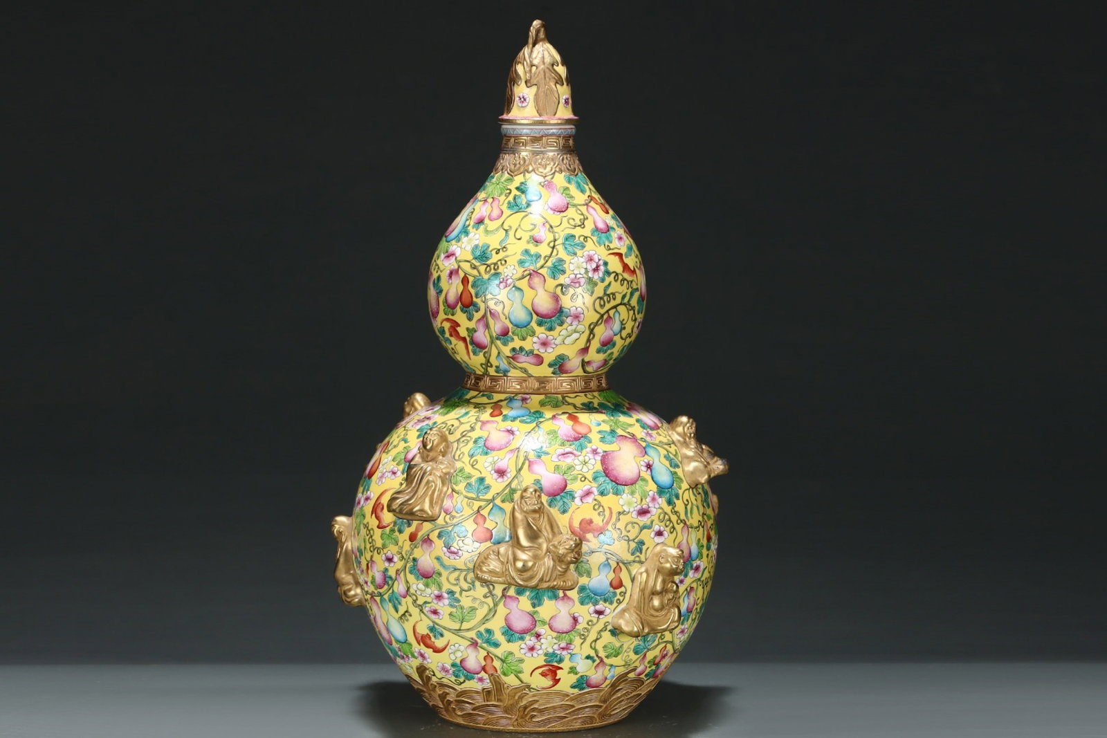 A Huge Yellow Ground Famille-Rose Painted Gold Gourd Buddha Statue Pattern Gourd Bottle,With Vert... - 3