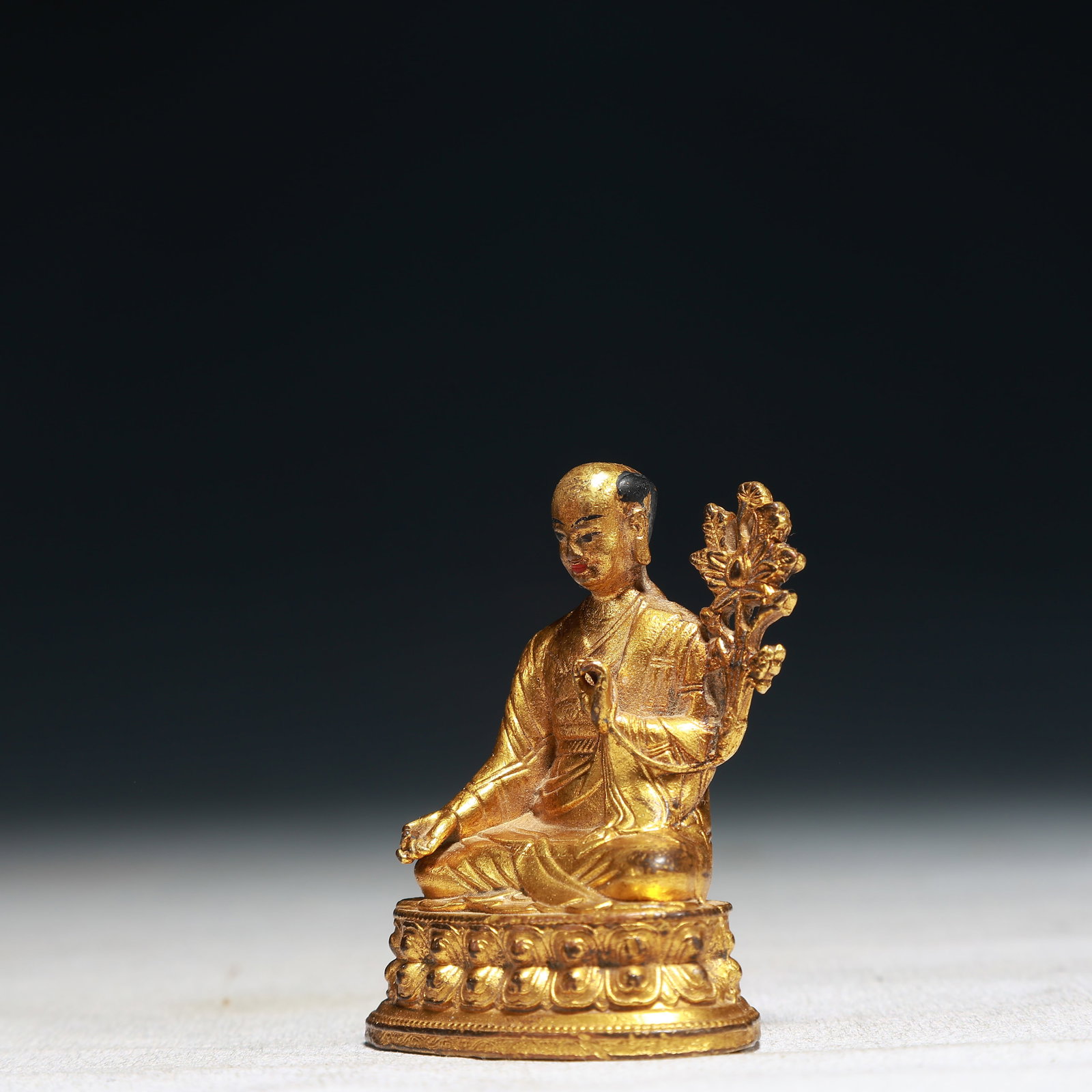 A Solemn Gilt Bronze Statue of Medicine Buddha - 2
