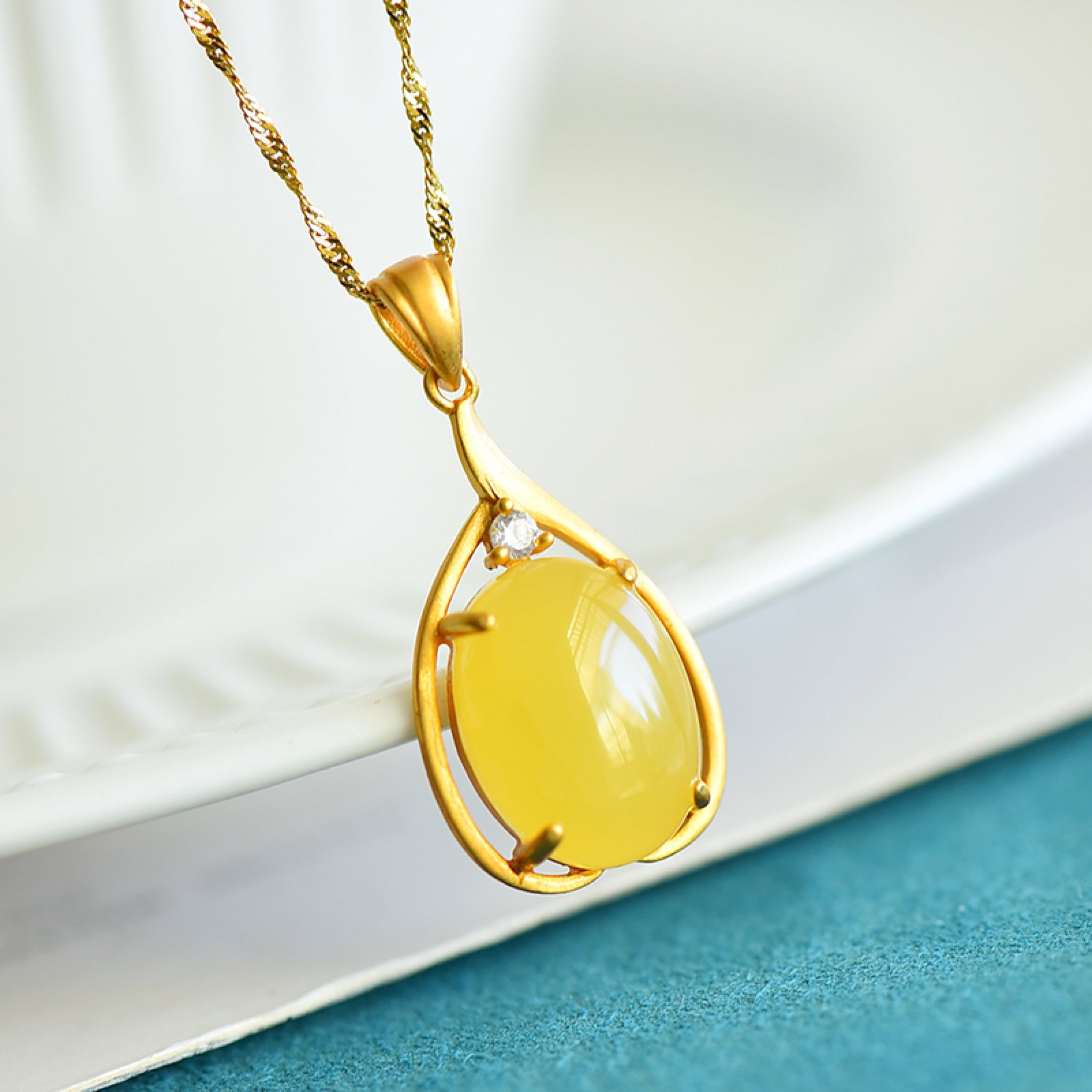 An Exquisite Sterling Silver-Gold Plated Inlaid Amber Pendant - 2
