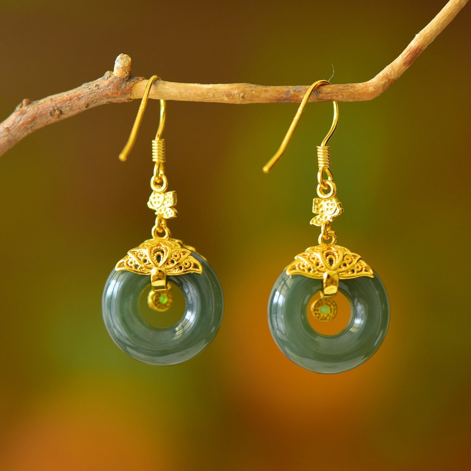 A Pair of Exquisite Sterling Silver-Gold Plated Inlaid Sapphire Earrings - 5