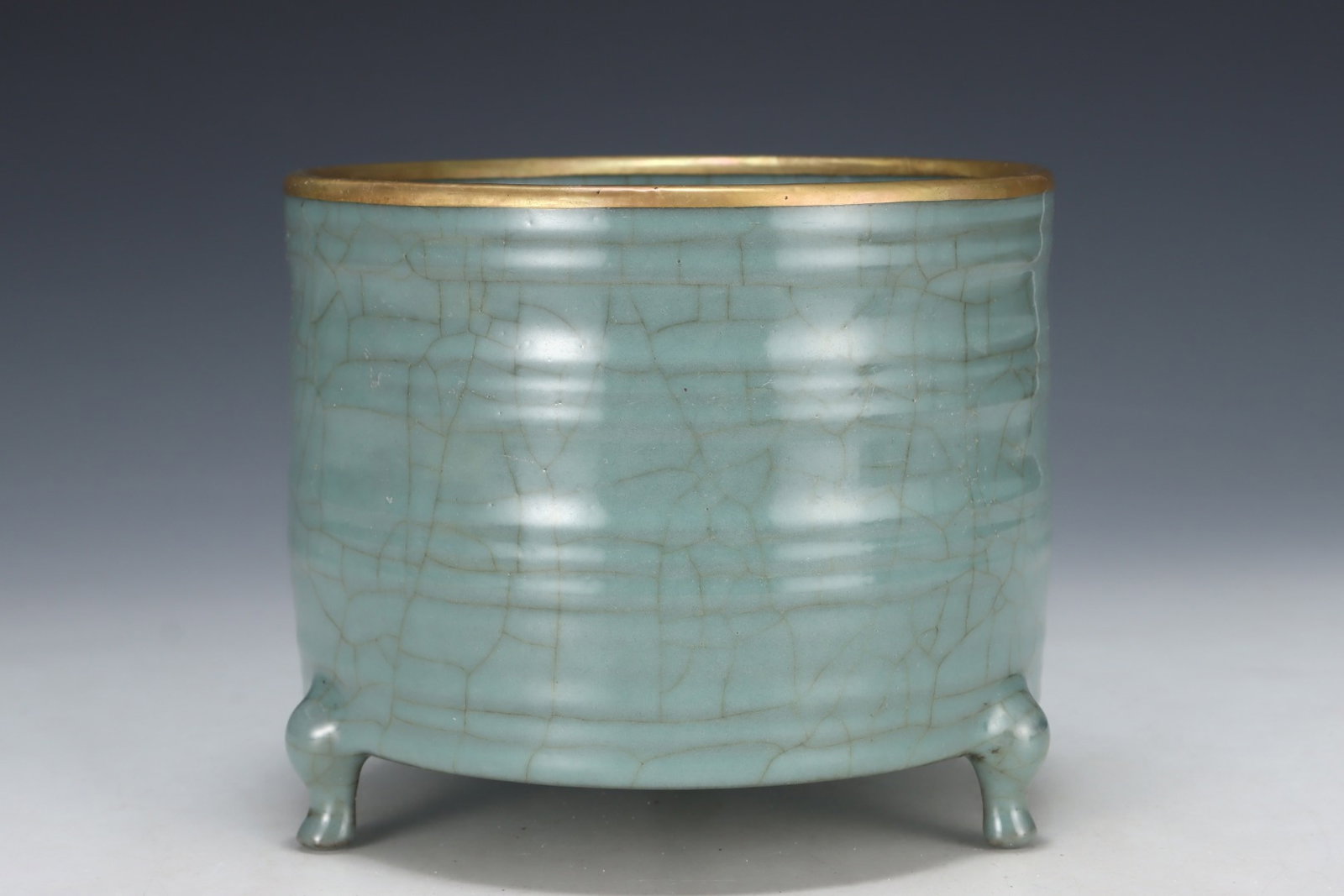 An Exquisite Guan yao Cover with Gold Tripod Jar,with an Imperial Poem by Emperor Qianlong - 2