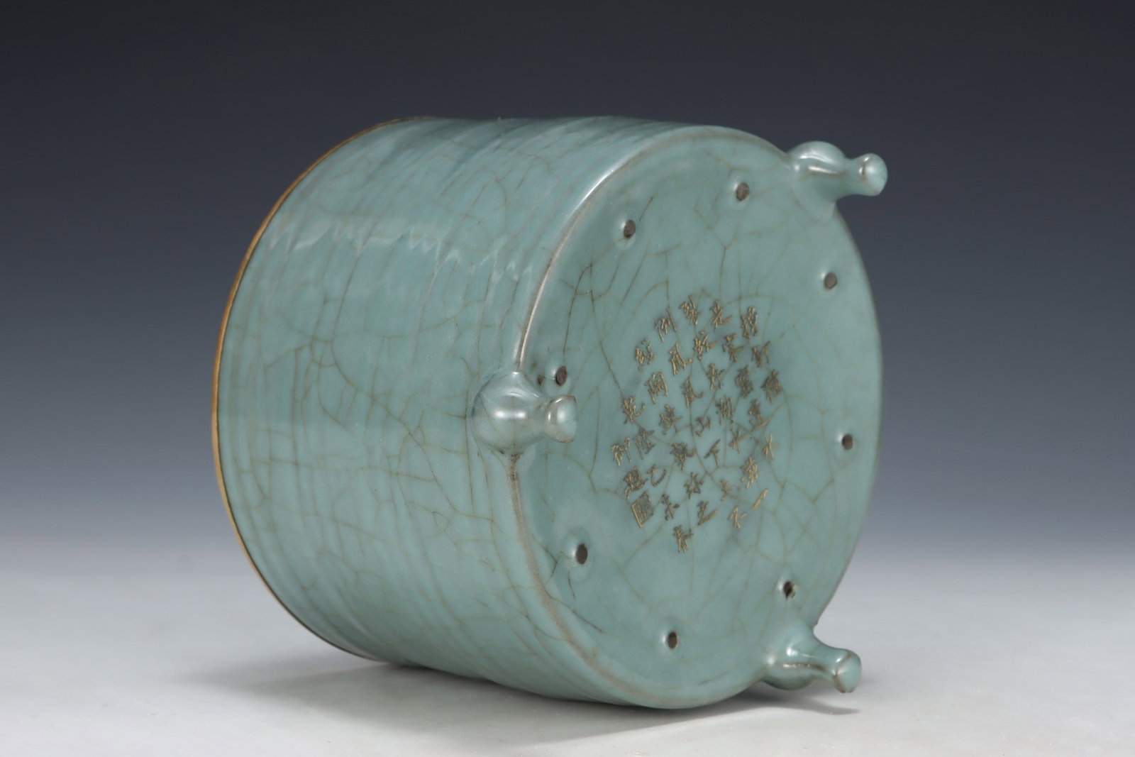 An Exquisite Guan yao Cover with Gold Tripod Jar,with an Imperial Poem by Emperor Qianlong - 7