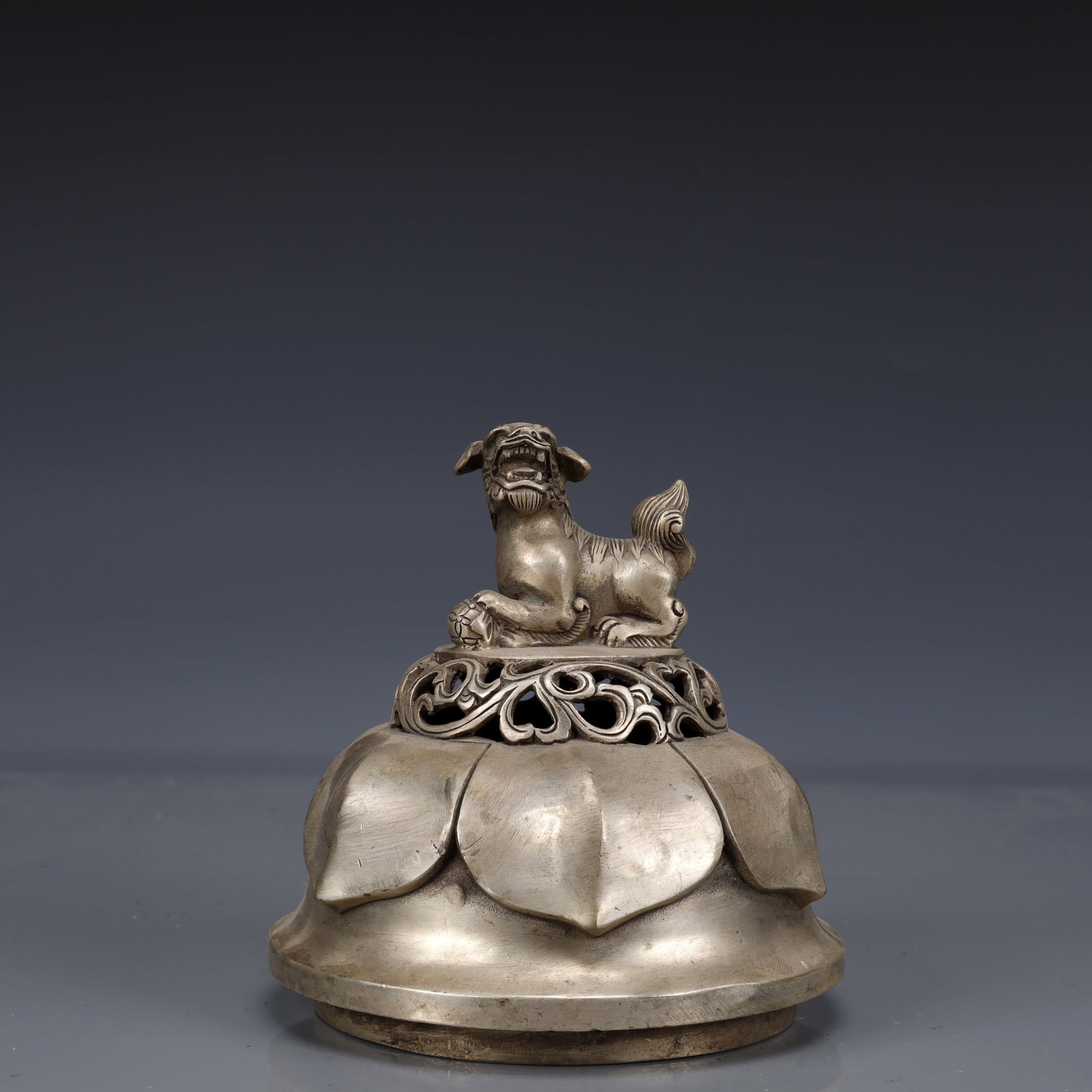 An Exquisite Silver-Plated Bronze Dragon and Phoenix Pattern Dragon-Ears Tripod Censer - 11