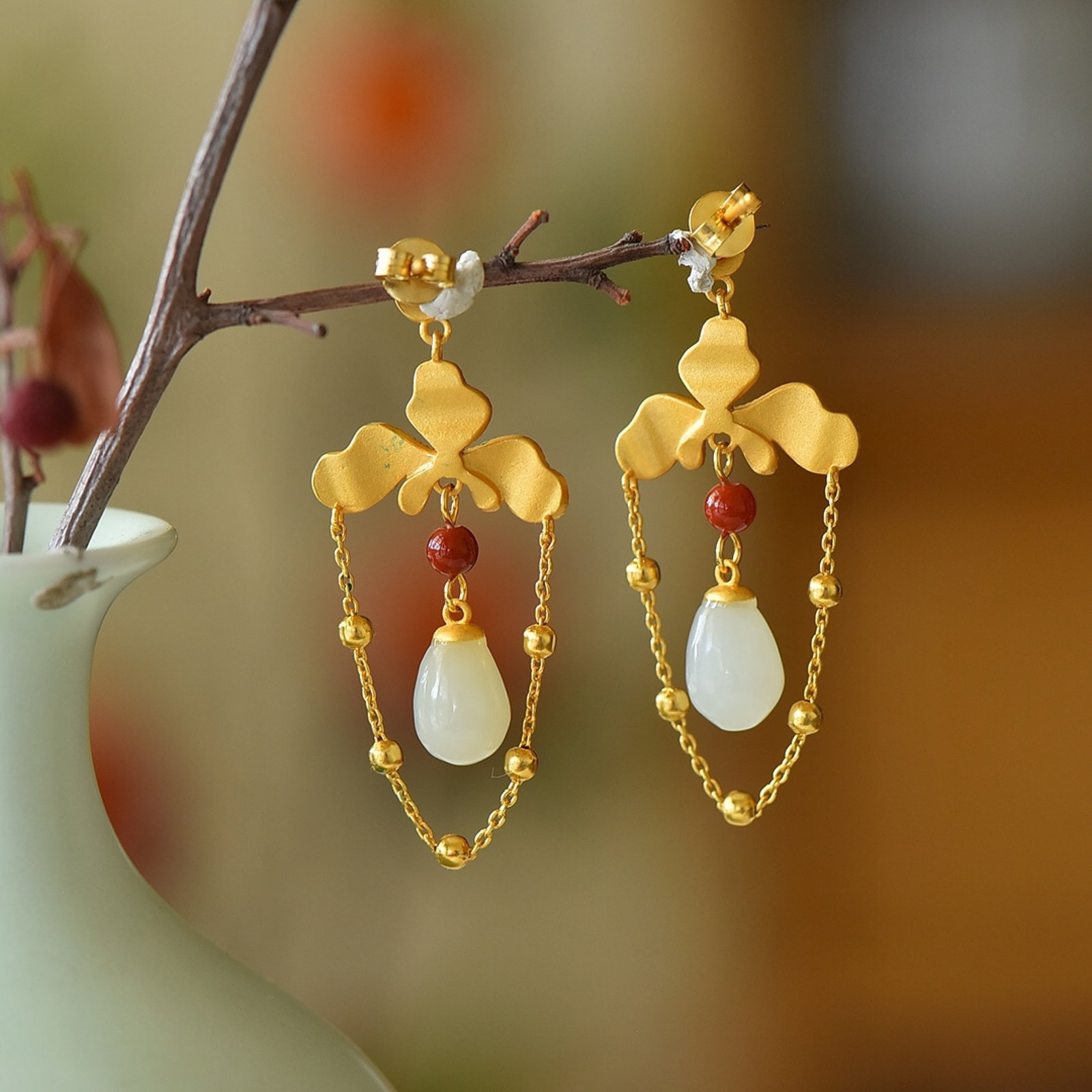 A Pair of Exquisite Sterling Silver-Gold Plated Inlaid White Jade Earrings - 5