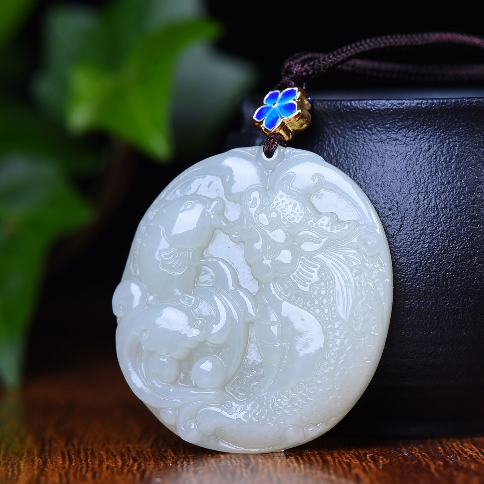 An Exquisite White Jade Fish and Dragon Pattern Pendant - 2