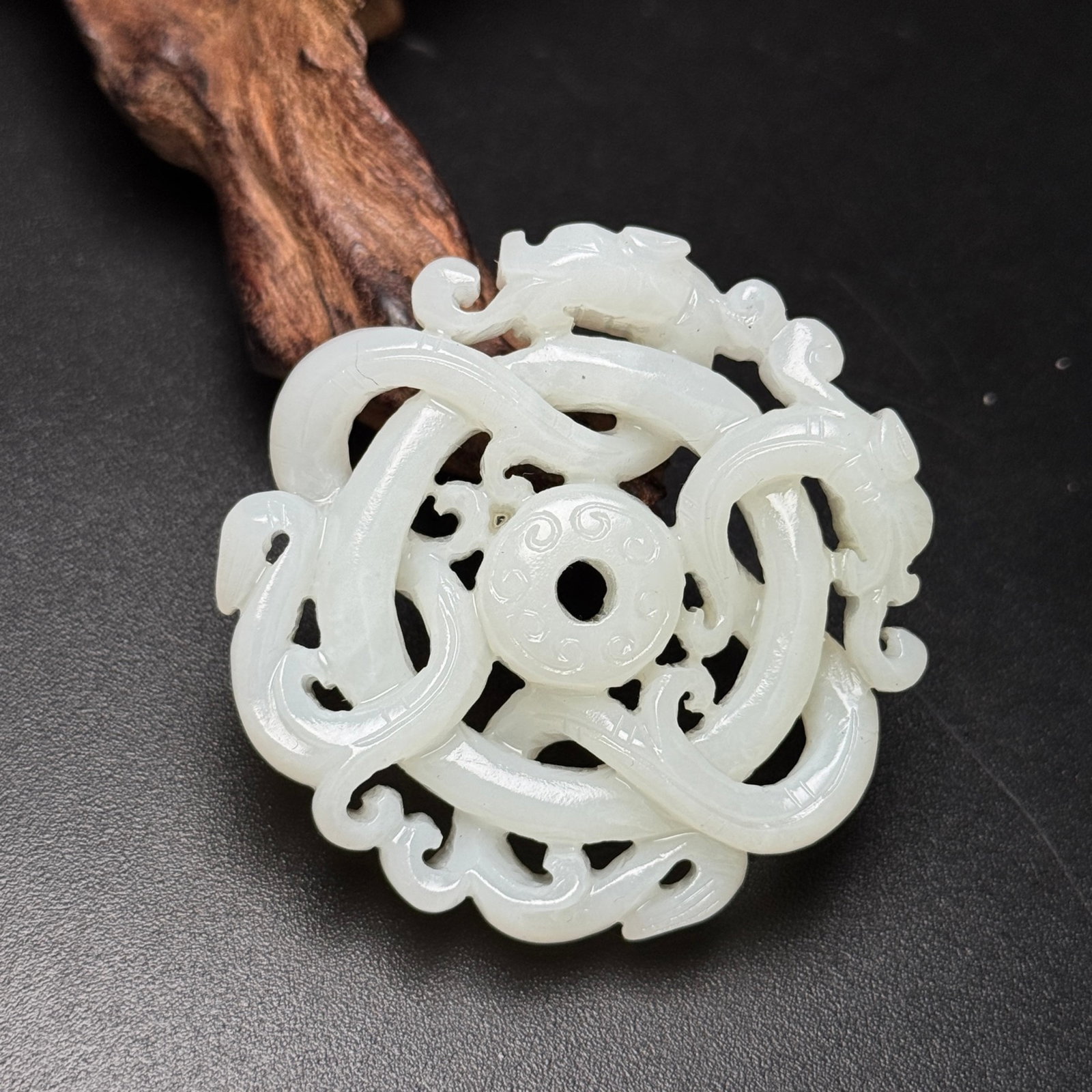 An Exquisite White Jade Dragon Pendant - 3