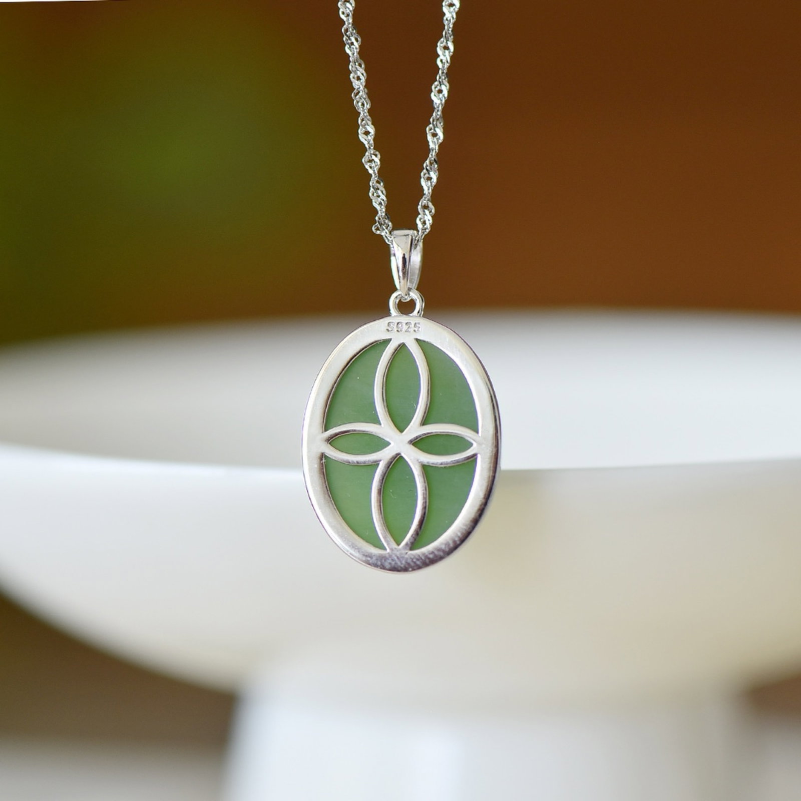 An Exquisite Sterling Silver Inlaid Jasper Pendant - 5