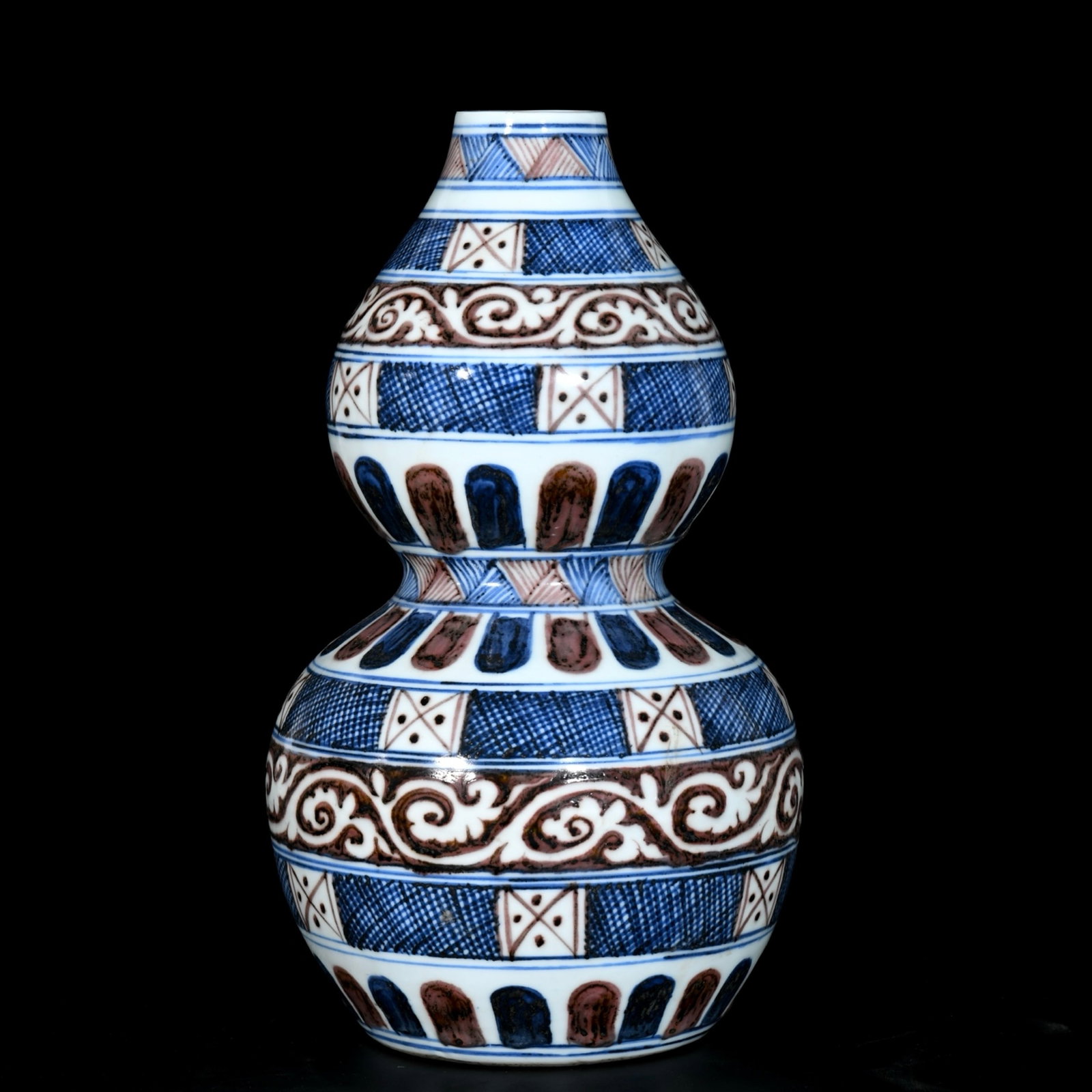A Rare Blue and White Underglaze-Red Gourd Vase - 7