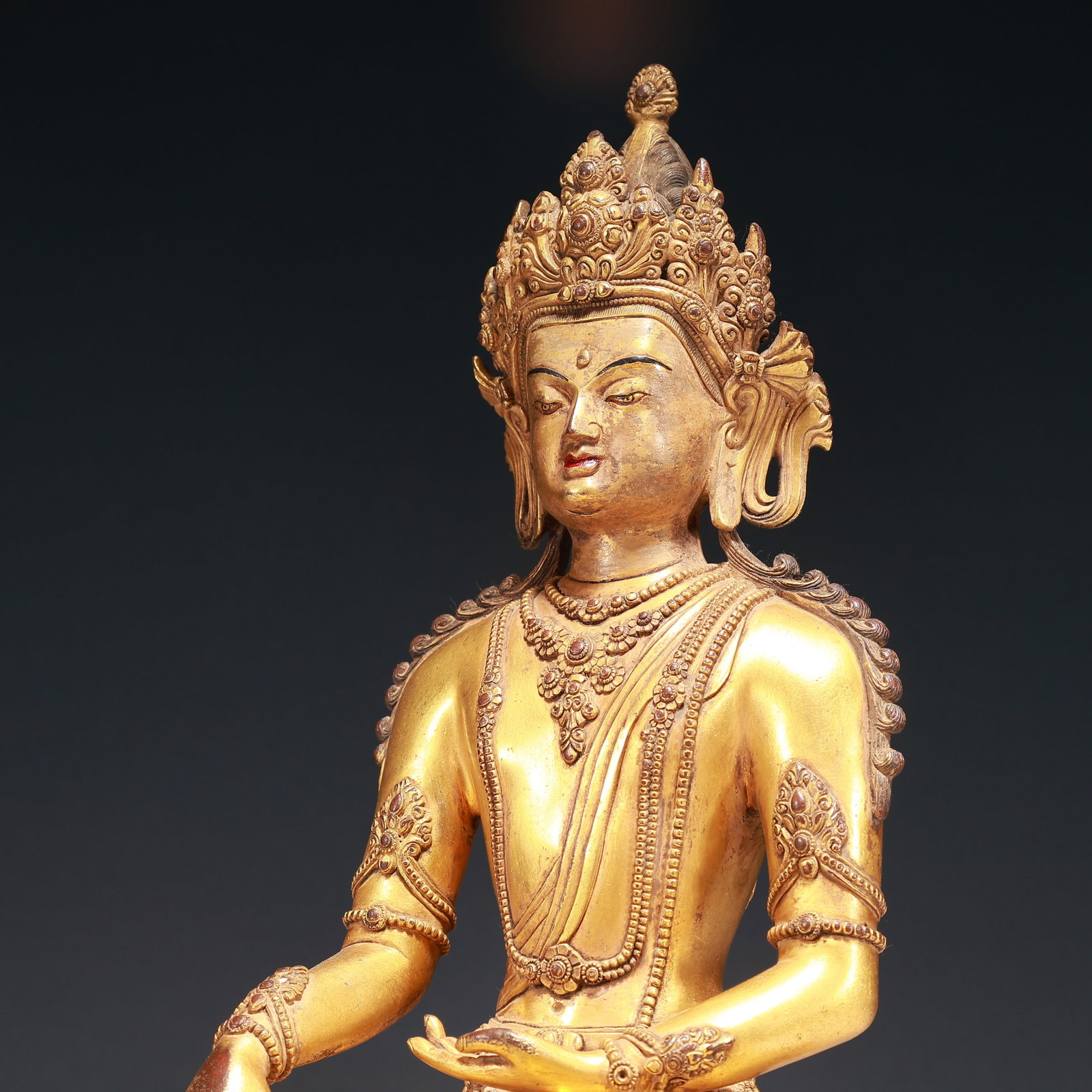 A Solemn Gilt Bronze Statue of Avalokitesvara - 6