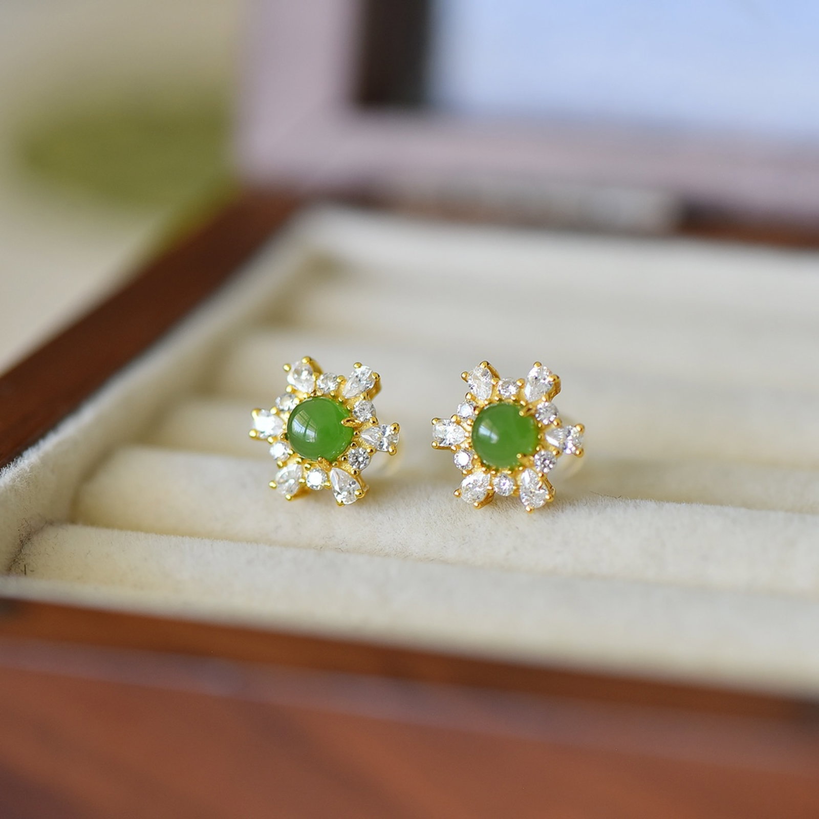 A Pair of Exquisite Sterling Silver-Gold Plated Inlaid Jasper Earrings - 2