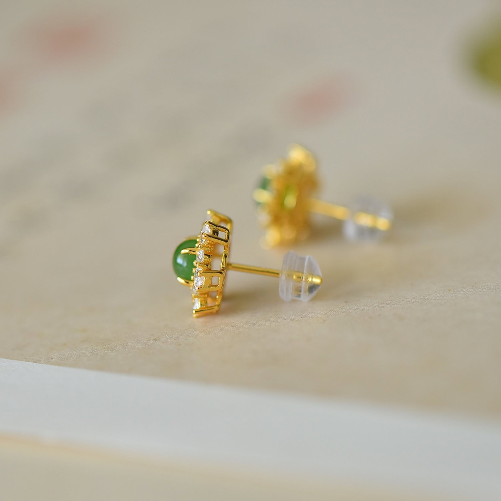 A Pair of Exquisite Sterling Silver-Gold Plated Inlaid Jasper Earrings - 5