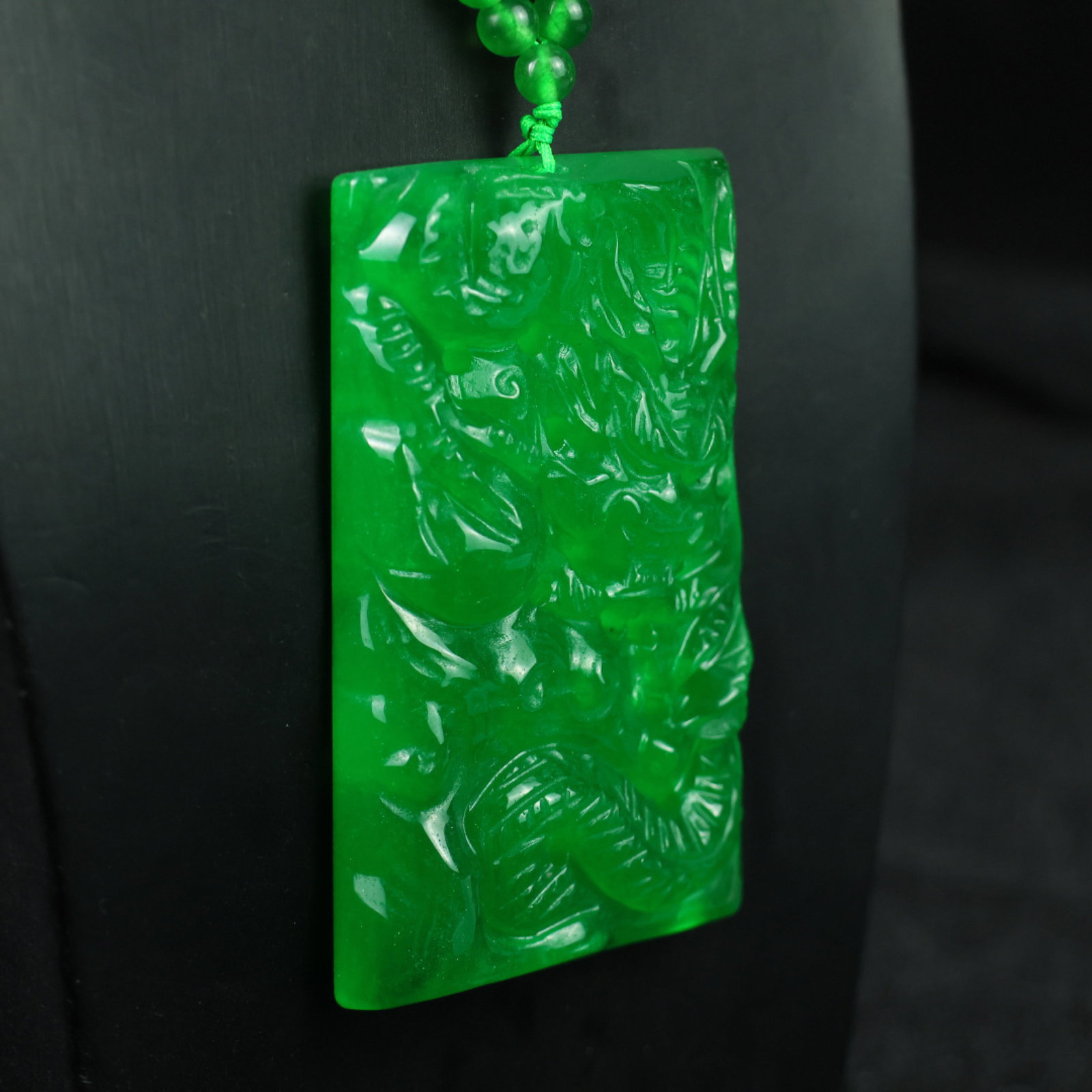 An Exquisite Jadeite Dragon Pattern Pendant - 3