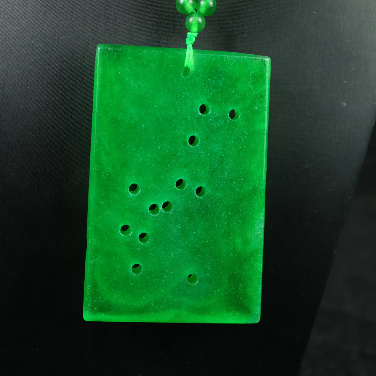 An Exquisite Jadeite Dragon Pattern Pendant - 5