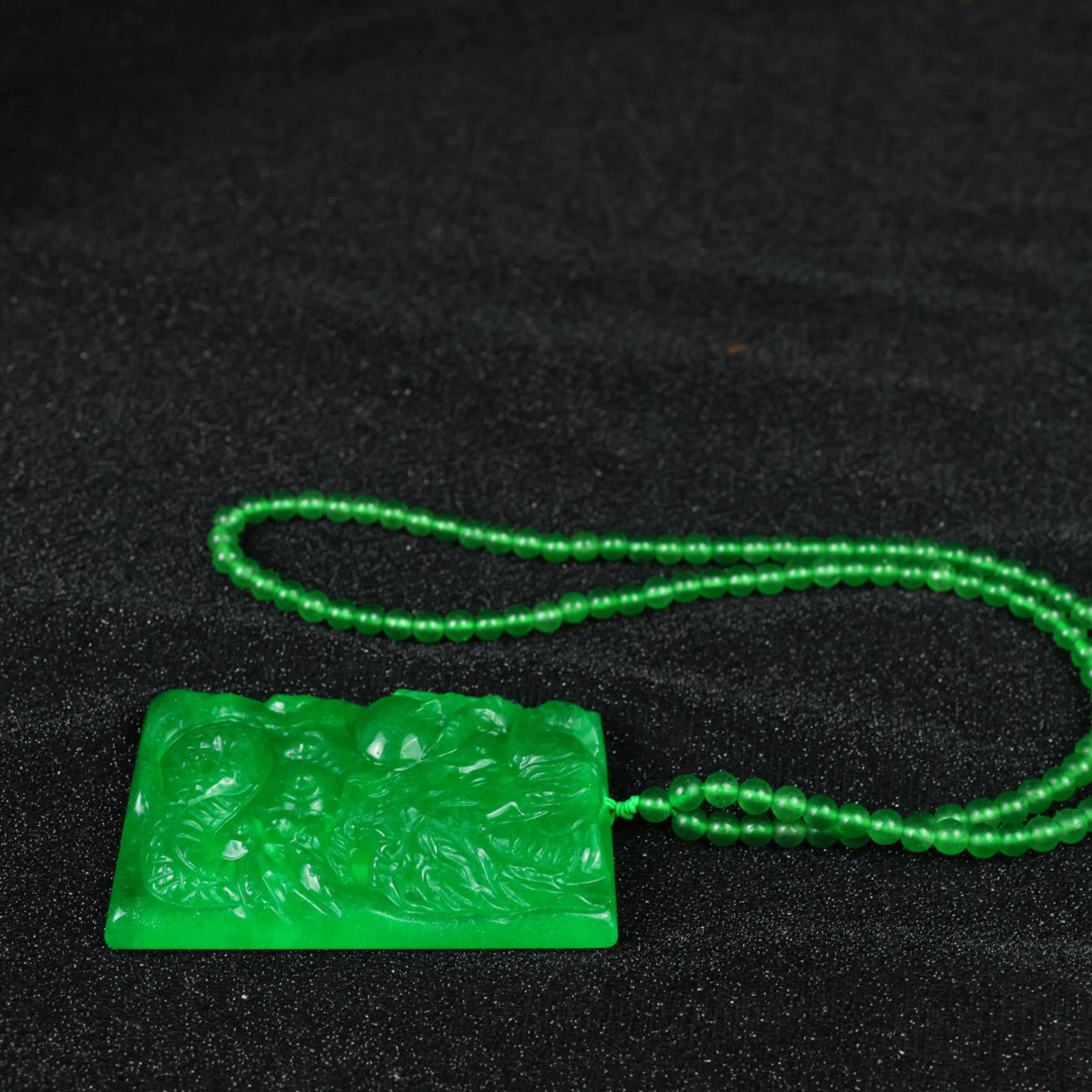 An Exquisite Jadeite Dragon Pattern Pendant - 6