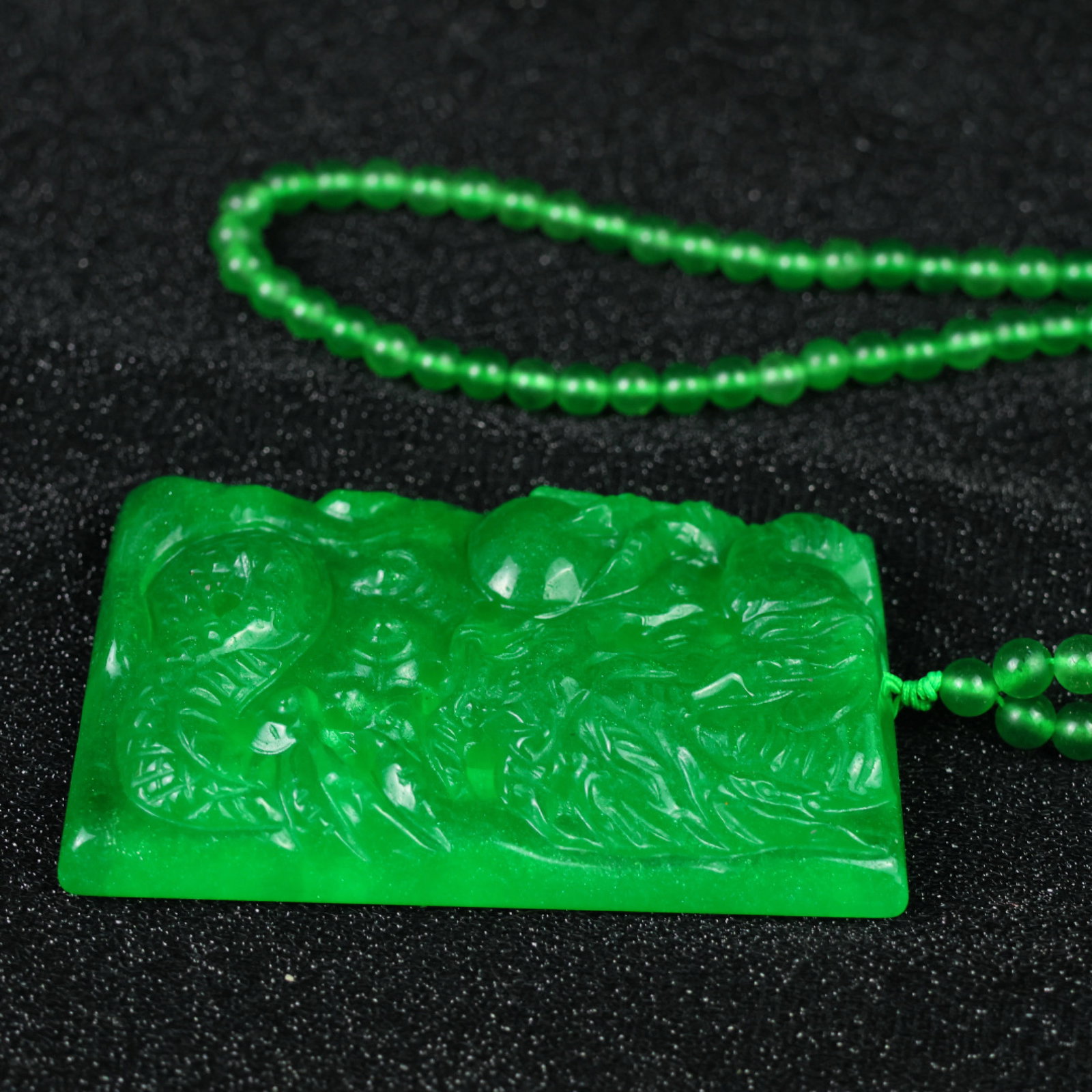 An Exquisite Jadeite Dragon Pattern Pendant - 7