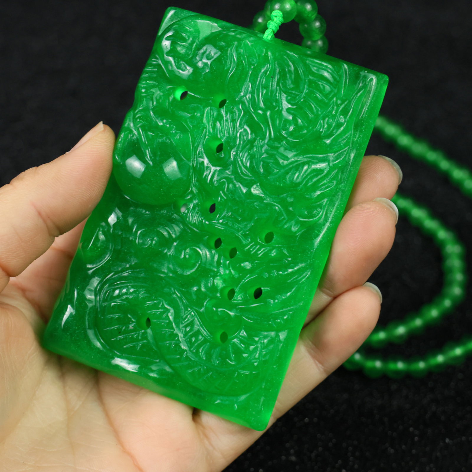 An Exquisite Jadeite Dragon Pattern Pendant - 9