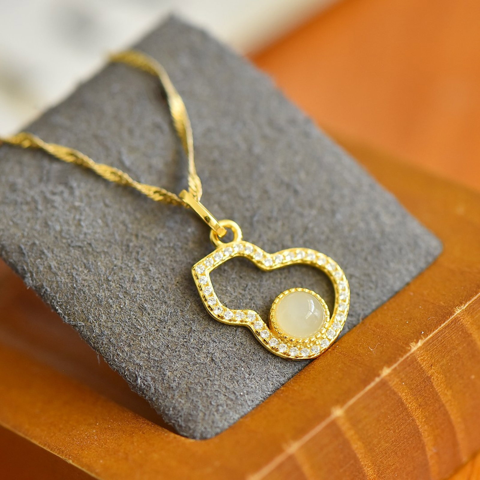 An Exquisite Sterling Silver-Gold Plated Inlaid White Jade Gourd Pendant,Inlaid Diamonds - 4