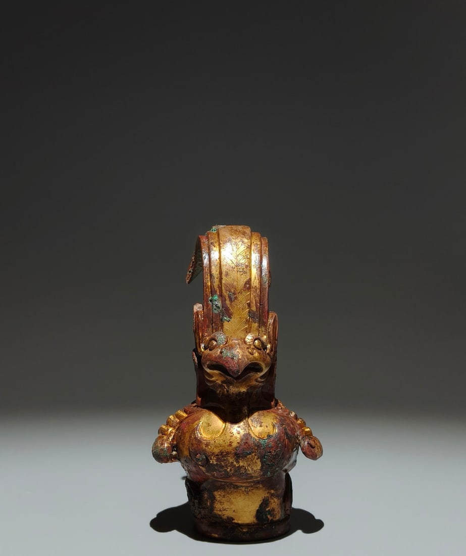 An Exquisite Gilt Bronze Phoenix Ornament: Estimated Value:1500-3000 An Exquisite Gilt Bronze Phoenix Ornament,Jin Dynasty,China,Size:5.5inx3.9inx3in 铜鎏金凤凰摆件,中国晋代