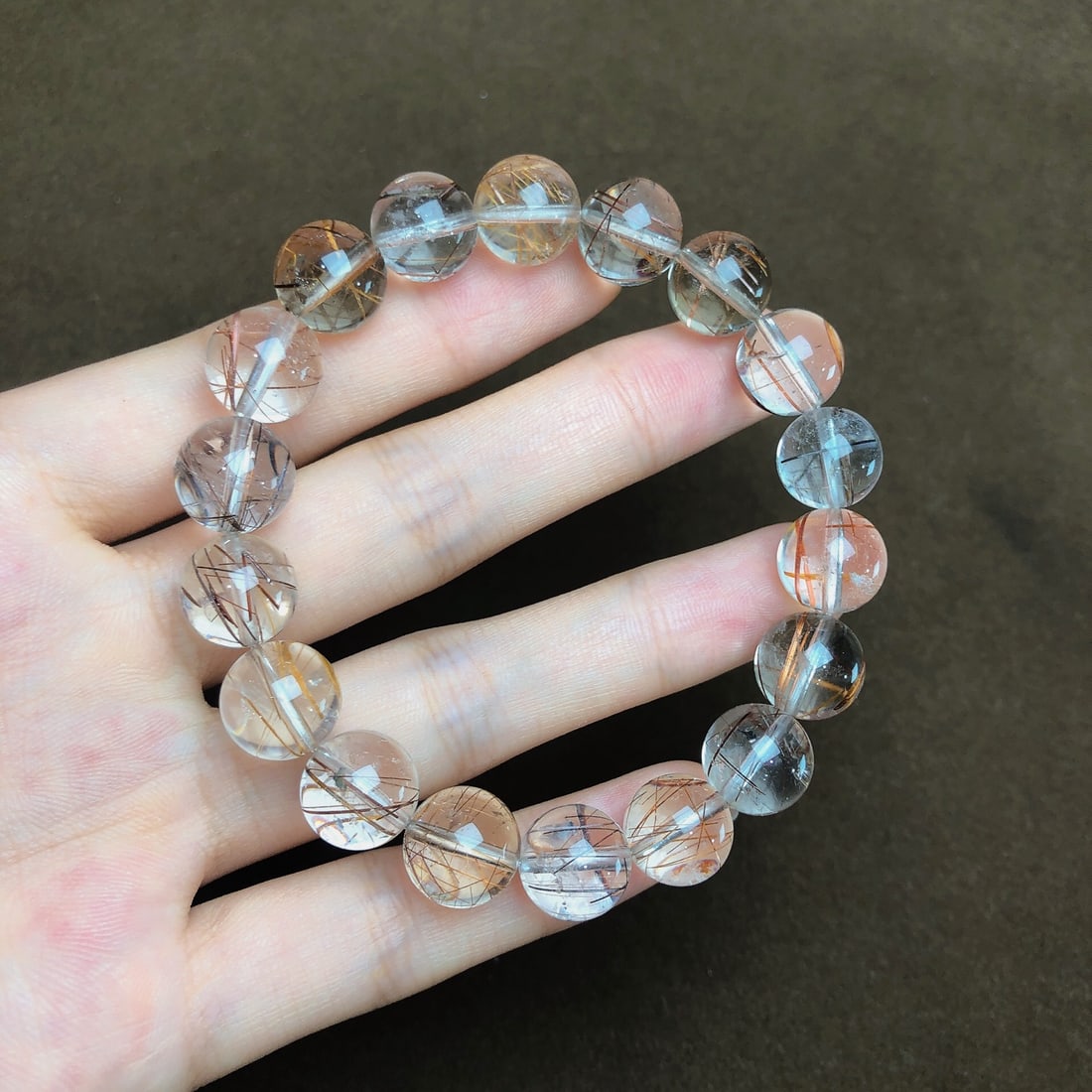 An Exquisite Crystal Bracelets: Estimated Value:1000-2000 An Exquisite Crystal Bracelets,Size:11.2mm, Weight:35.3g 水晶手串