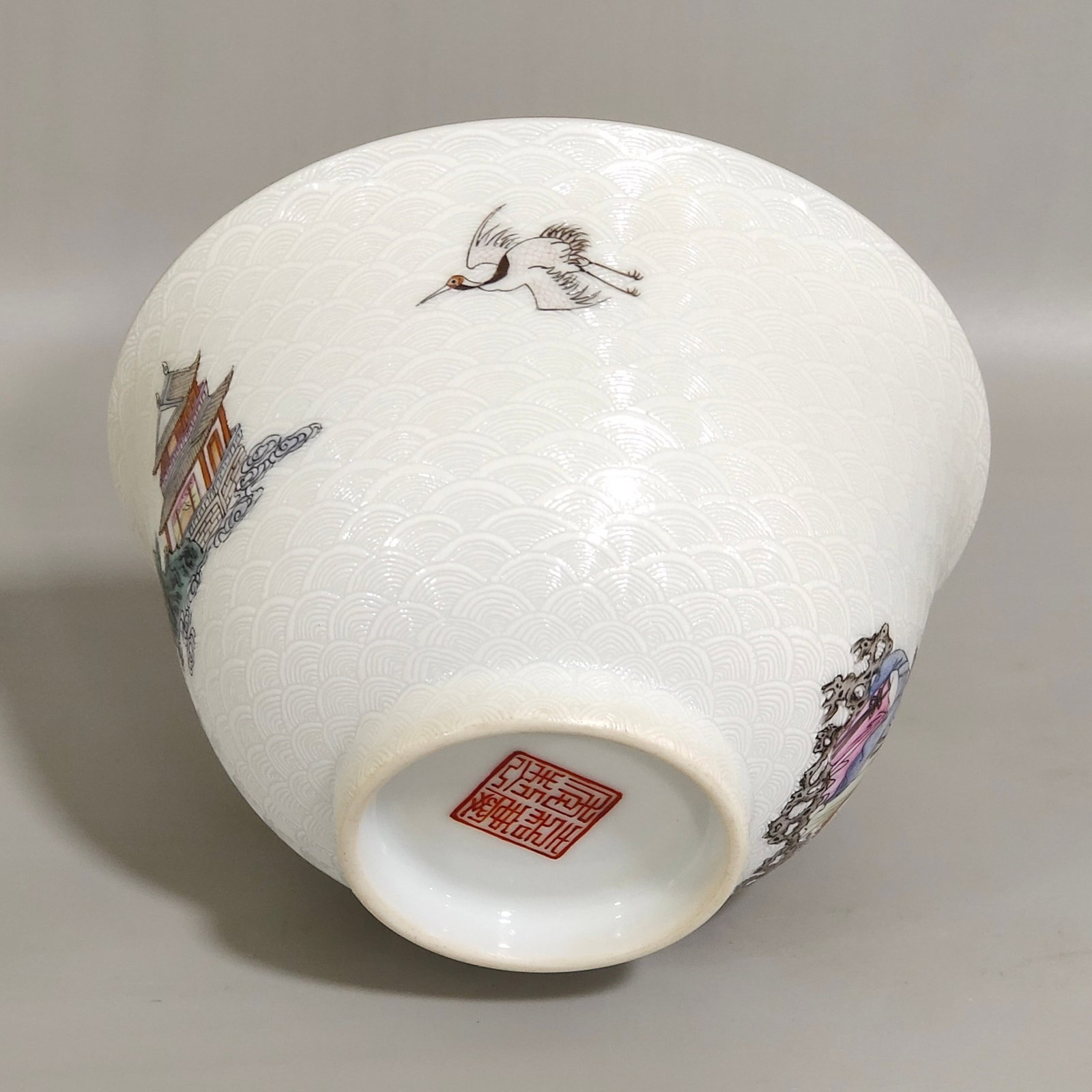 A Pair of Exquisite Famille-Rose Painted Gold Seawater Figure Pattern Bowls - 3